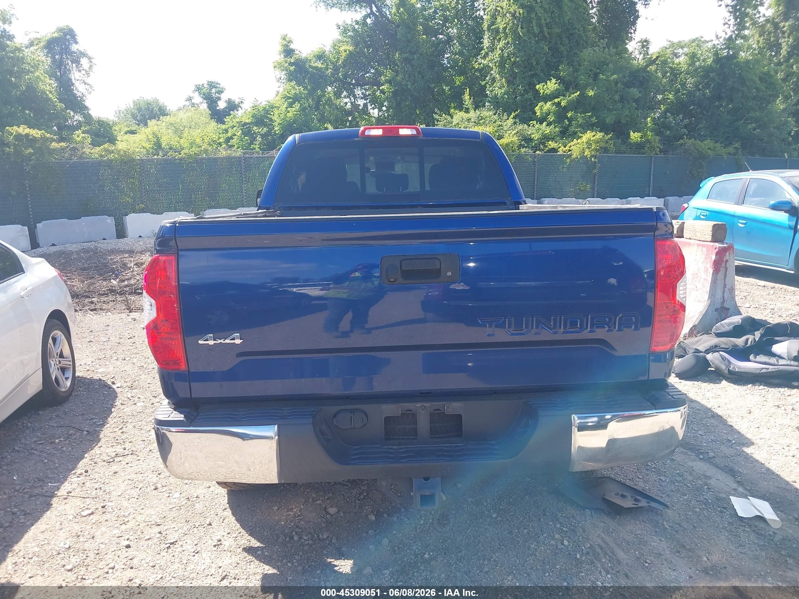 2015 Toyota Tundra Sr5 5.7l V8 Blue vin: 5TFUY5F15FX456177