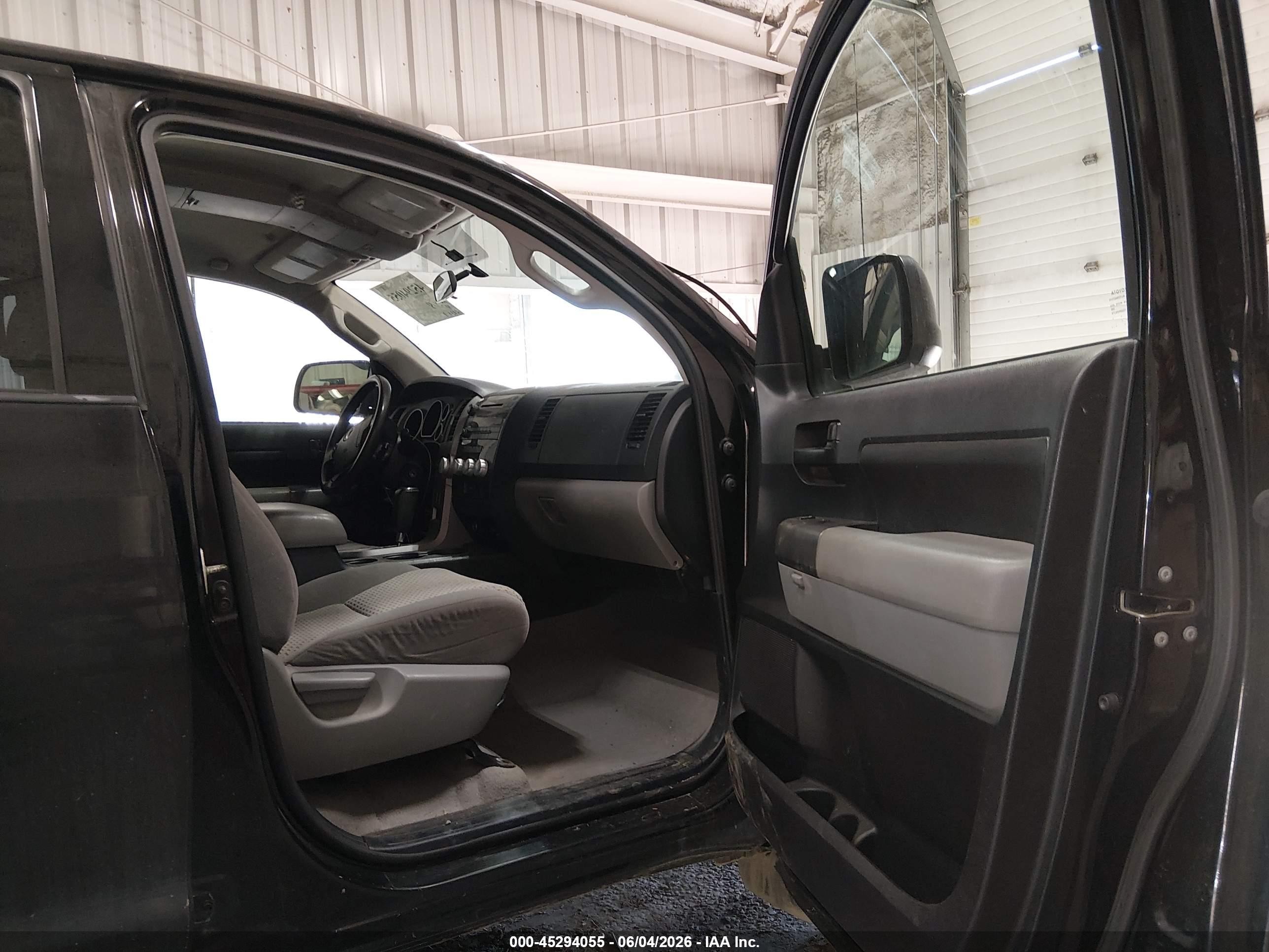 2010 Toyota Tundra Grade 5.7l V8 Black vin: 5TFUY5F16AX142742
