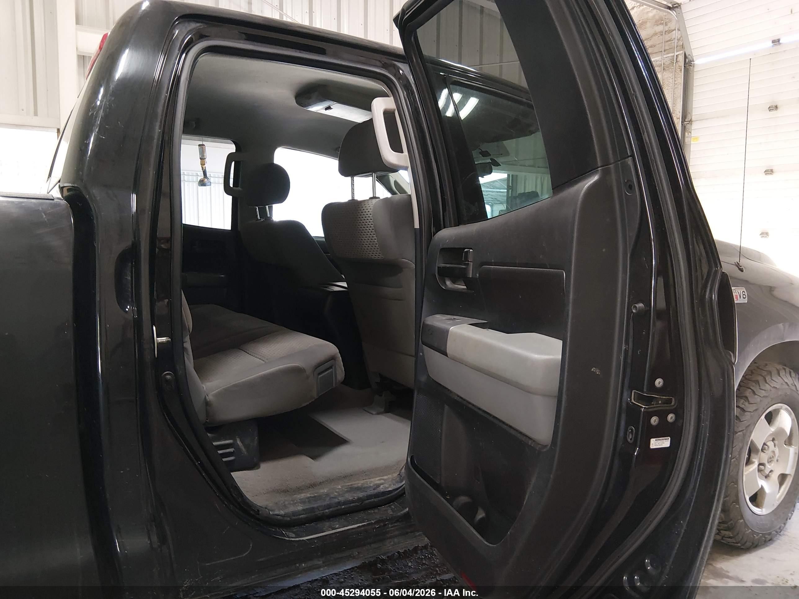 2010 Toyota Tundra Grade 5.7l V8 Black vin: 5TFUY5F16AX142742