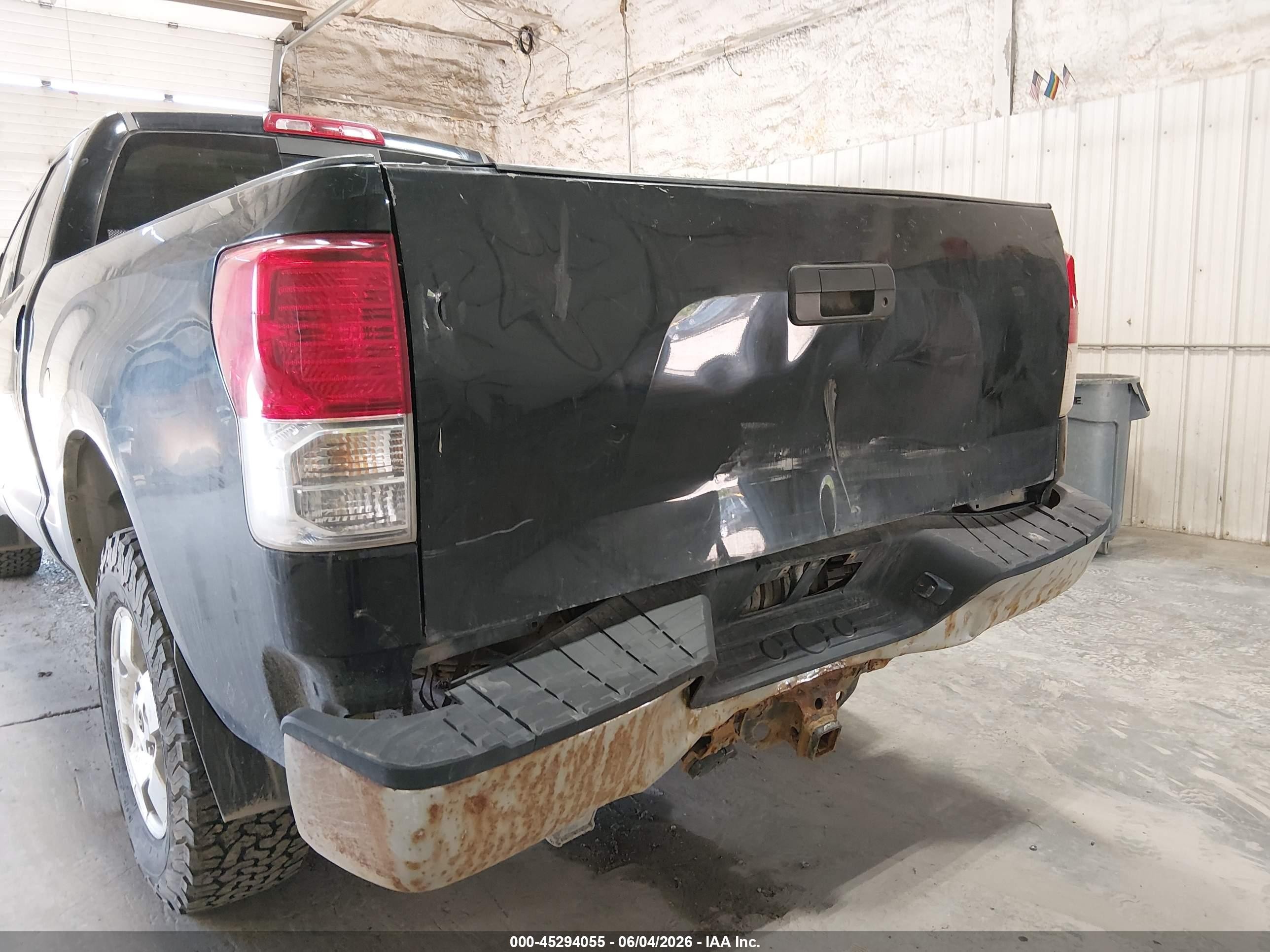 2010 Toyota Tundra Grade 5.7l V8 Black vin: 5TFUY5F16AX142742