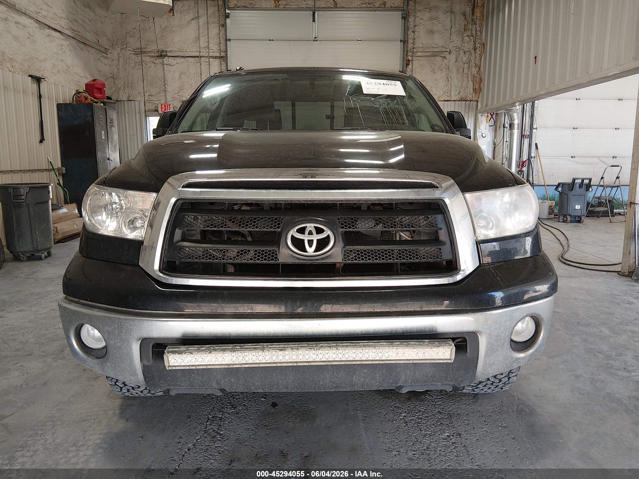 2010 Toyota Tundra Grade 5.7l V8 Black vin: 5TFUY5F16AX142742