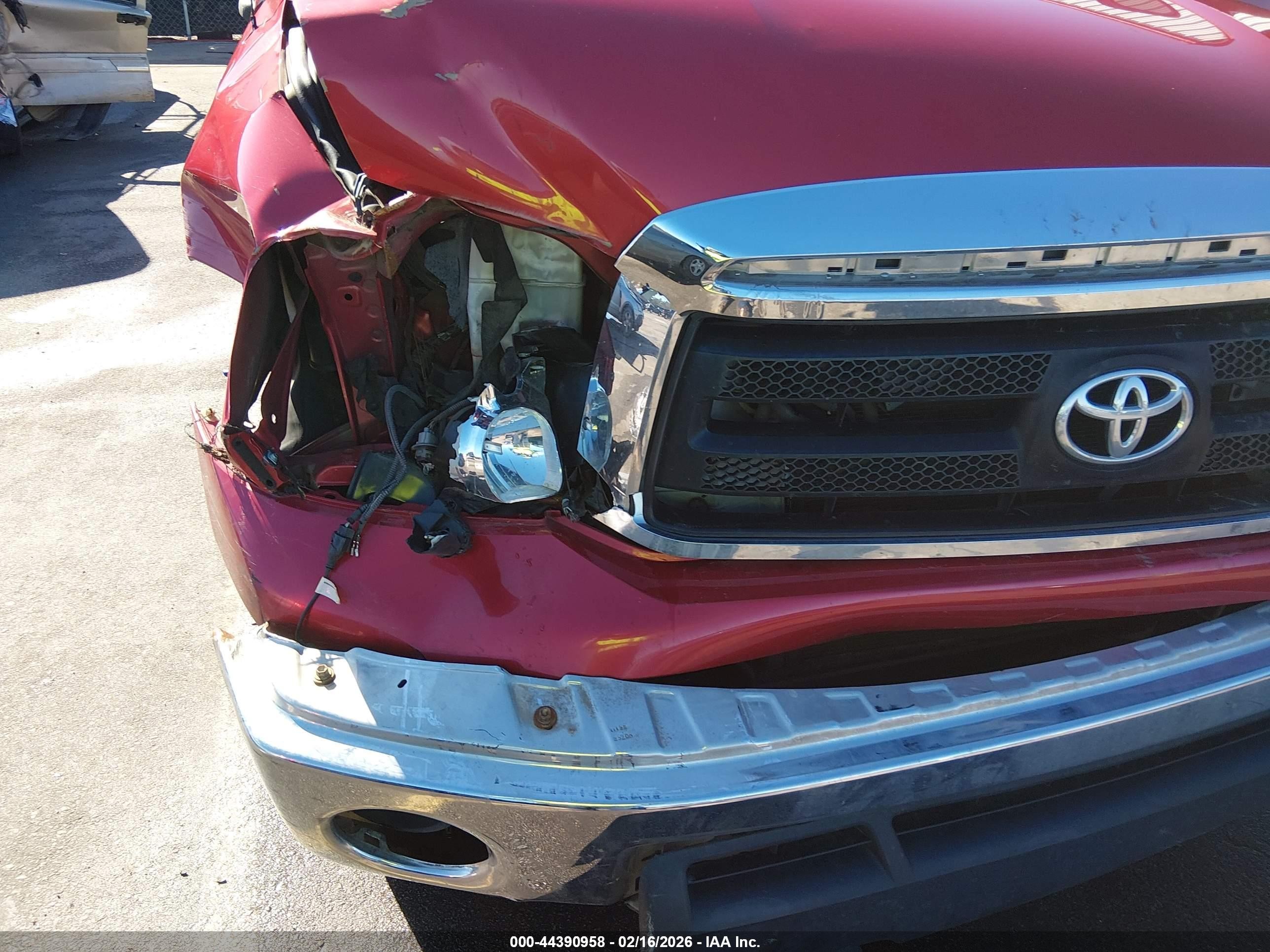 2012 Toyota Tundra Grade 5.7l V8 Red vin: 5TFUY5F16CX233366