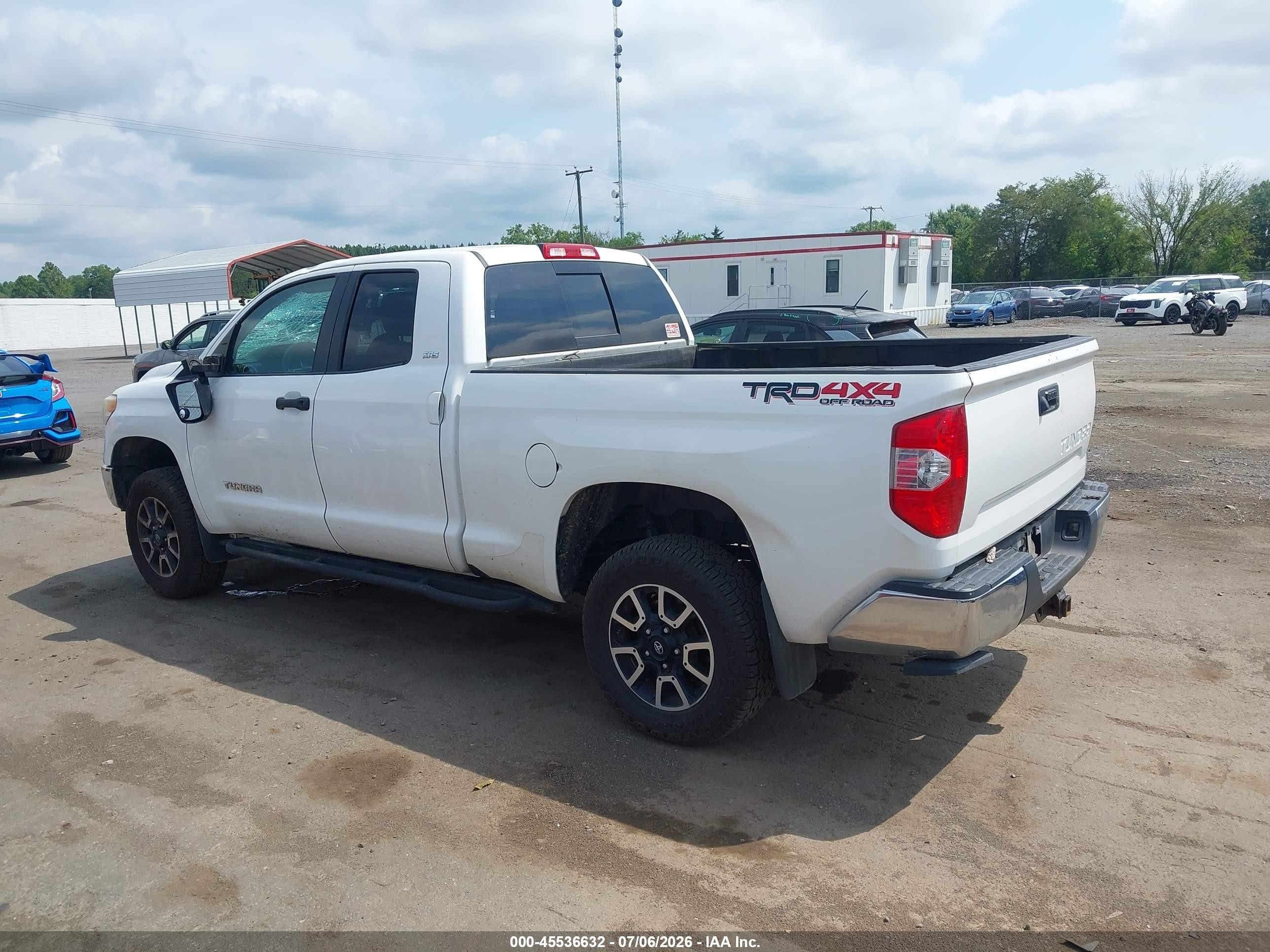 2014 Toyota Tundra Sr5 5.7l V8 White vin: 5TFUY5F16EX337200