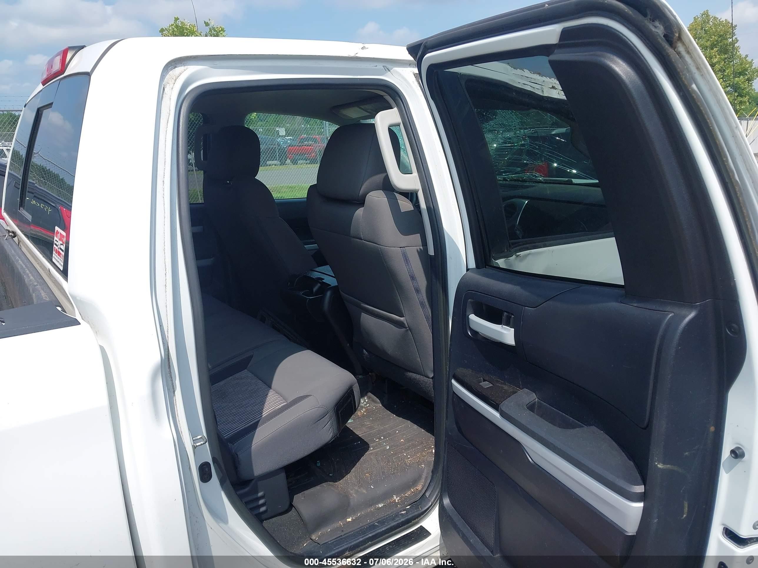 2014 Toyota Tundra Sr5 5.7l V8 White vin: 5TFUY5F16EX337200