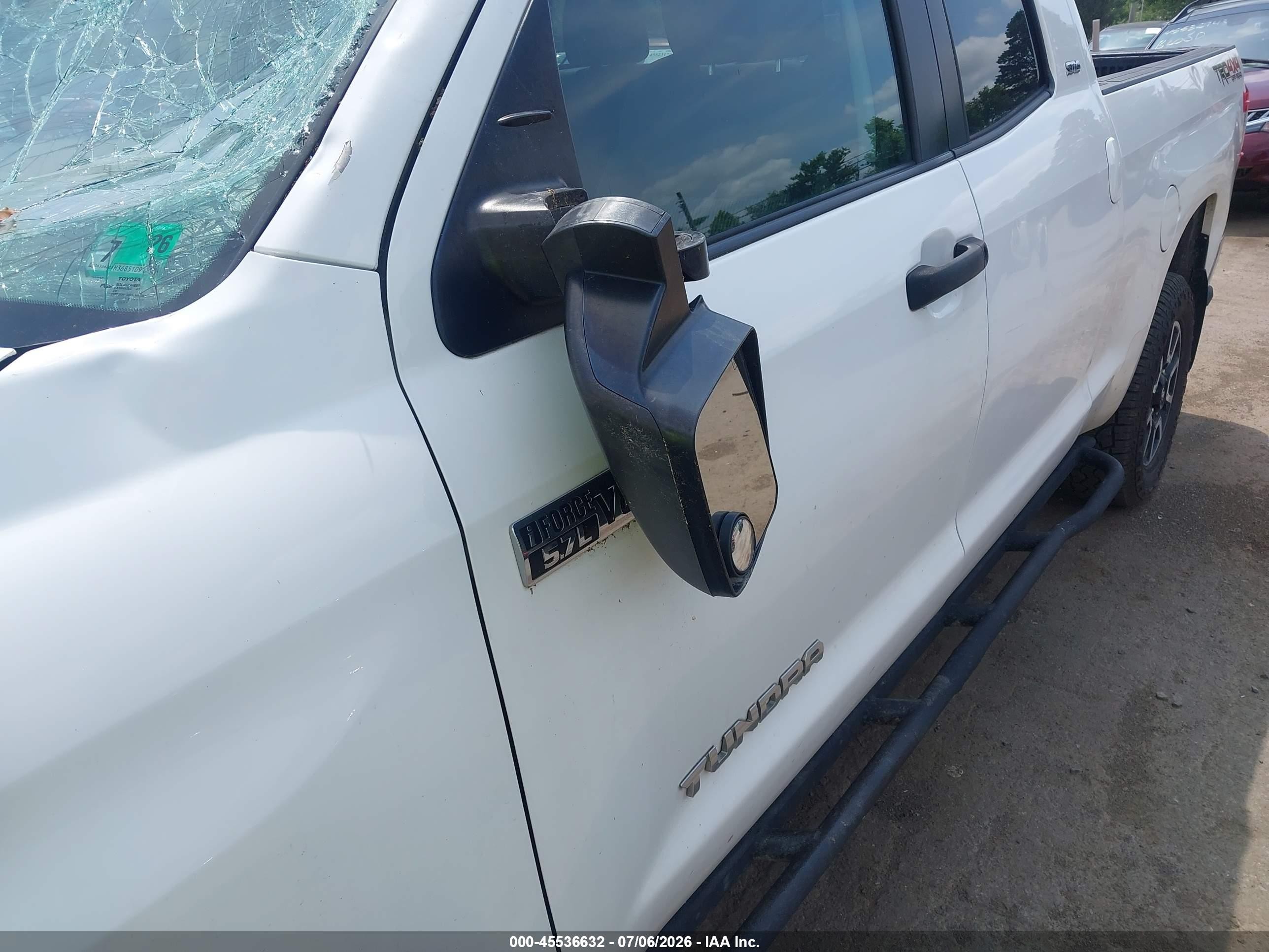 2014 Toyota Tundra Sr5 5.7l V8 White vin: 5TFUY5F16EX337200