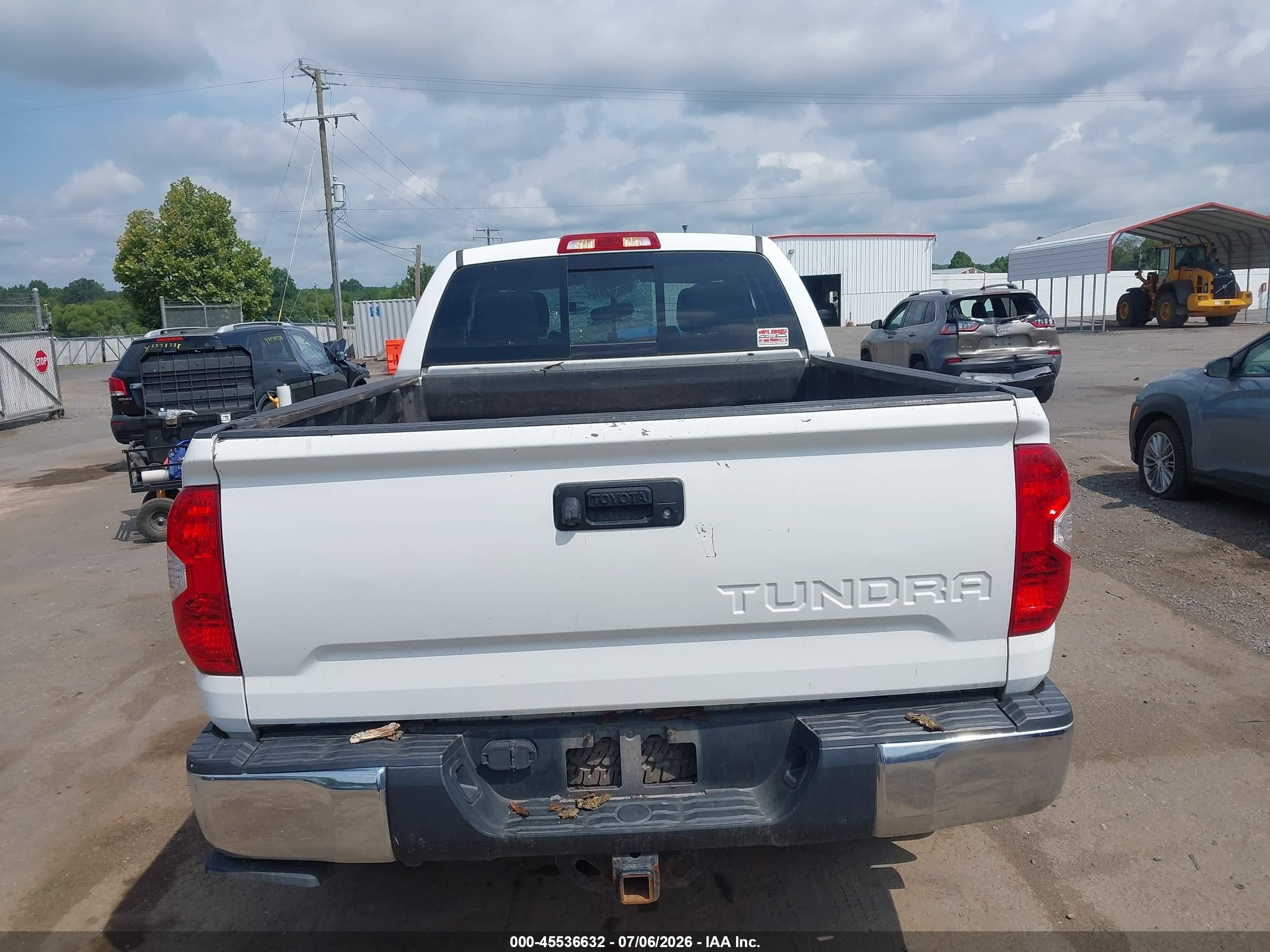 2014 Toyota Tundra Sr5 5.7l V8 White vin: 5TFUY5F16EX337200