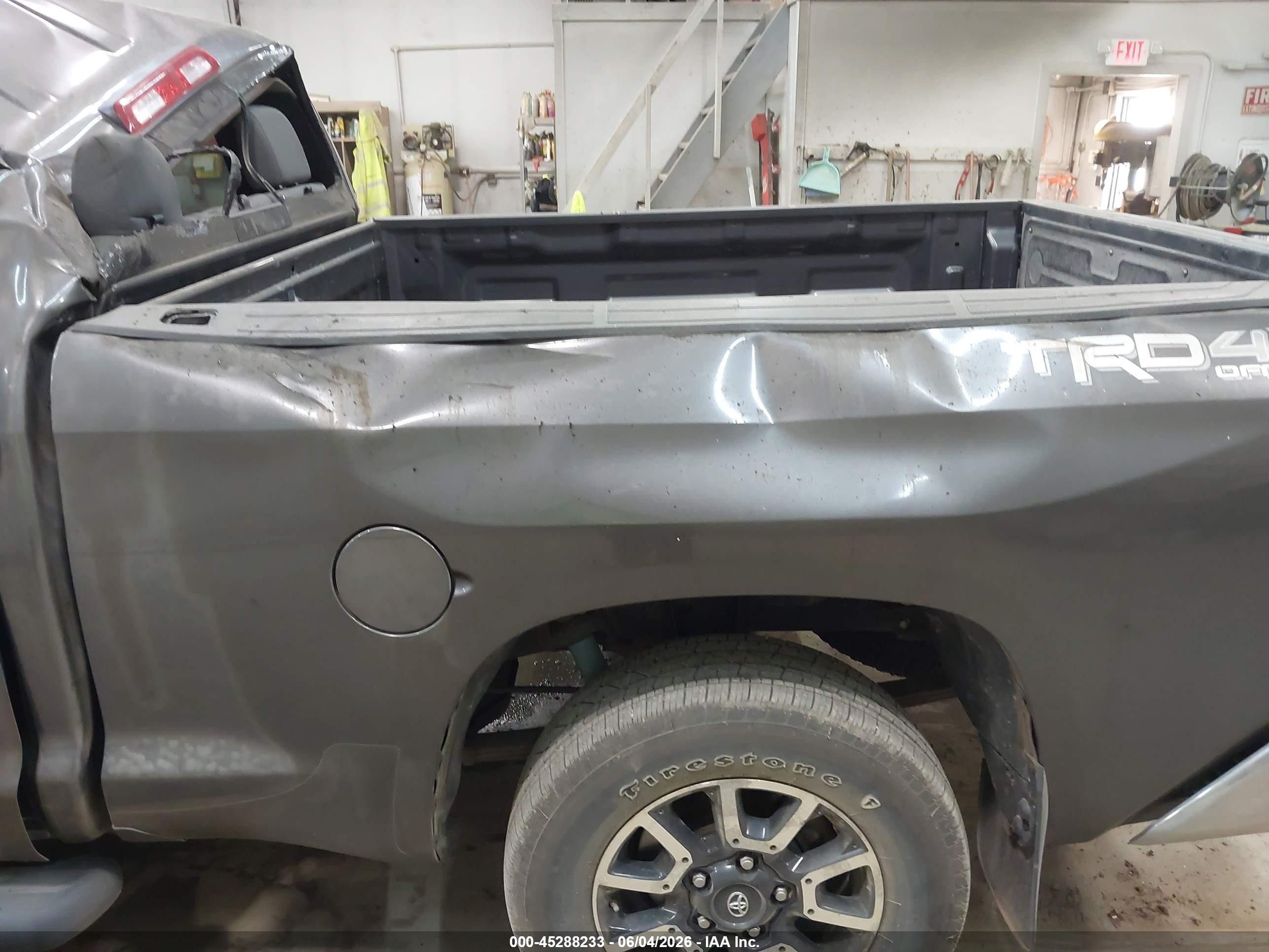 2015 Toyota Tundra Sr5 5.7l V8 Gray vin: 5TFUY5F16FX451019