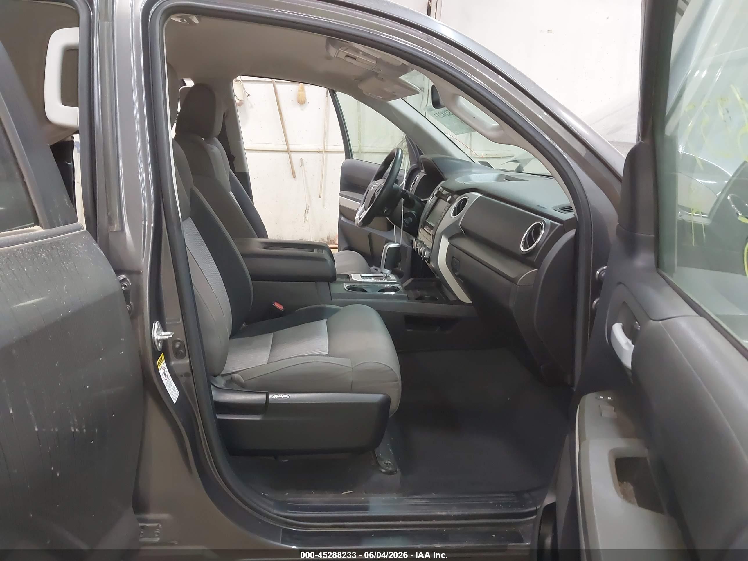 2015 Toyota Tundra Sr5 5.7l V8 Gray vin: 5TFUY5F16FX451019