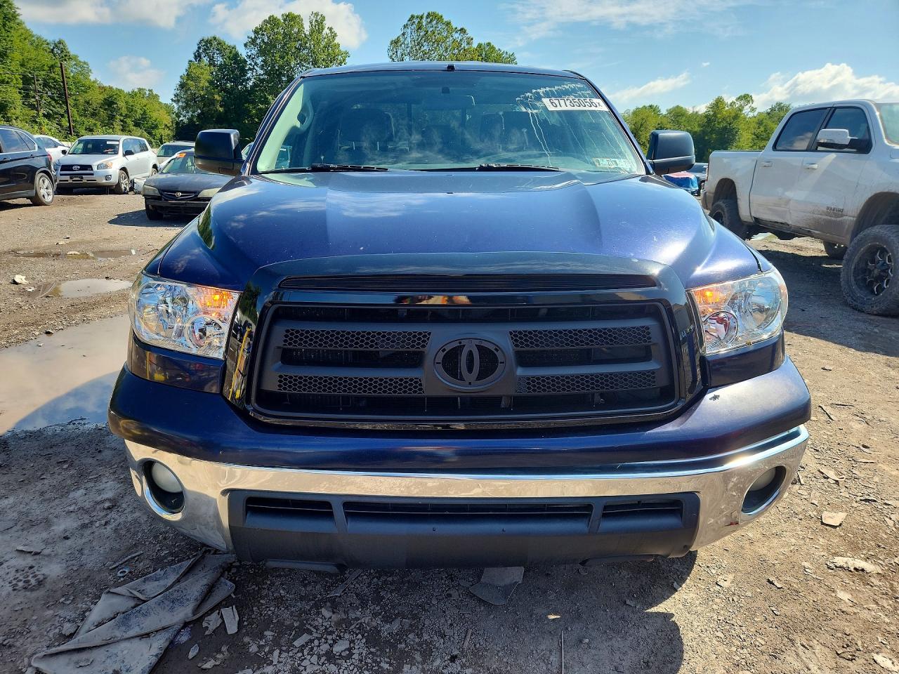 2010 Toyota Tundra Double Cab Sr5 Blue vin: 5TFUY5F17AX113458
