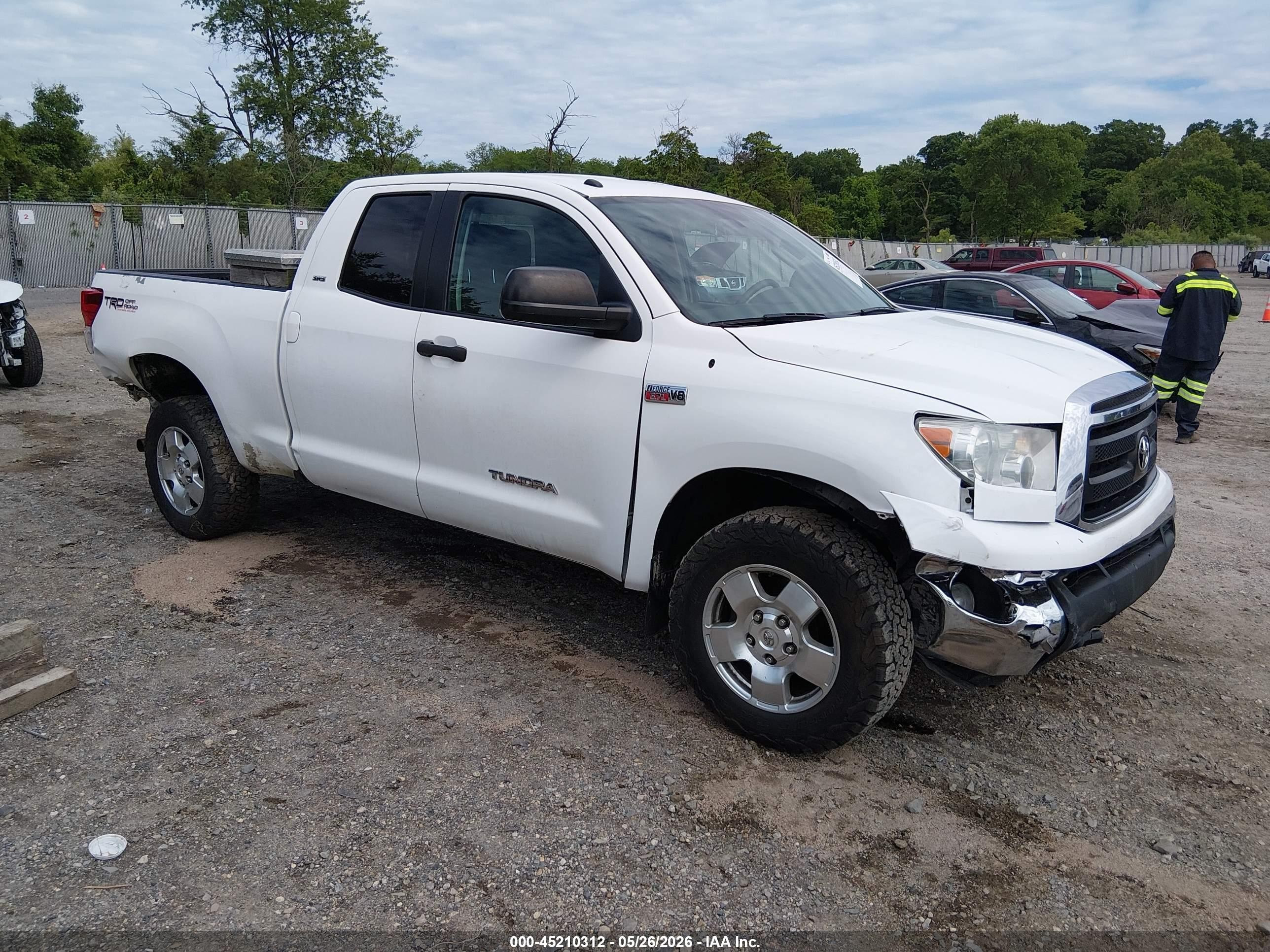 2011 Toyota Tundra Grade 5.7l V8 White vin: 5TFUY5F17BX198707