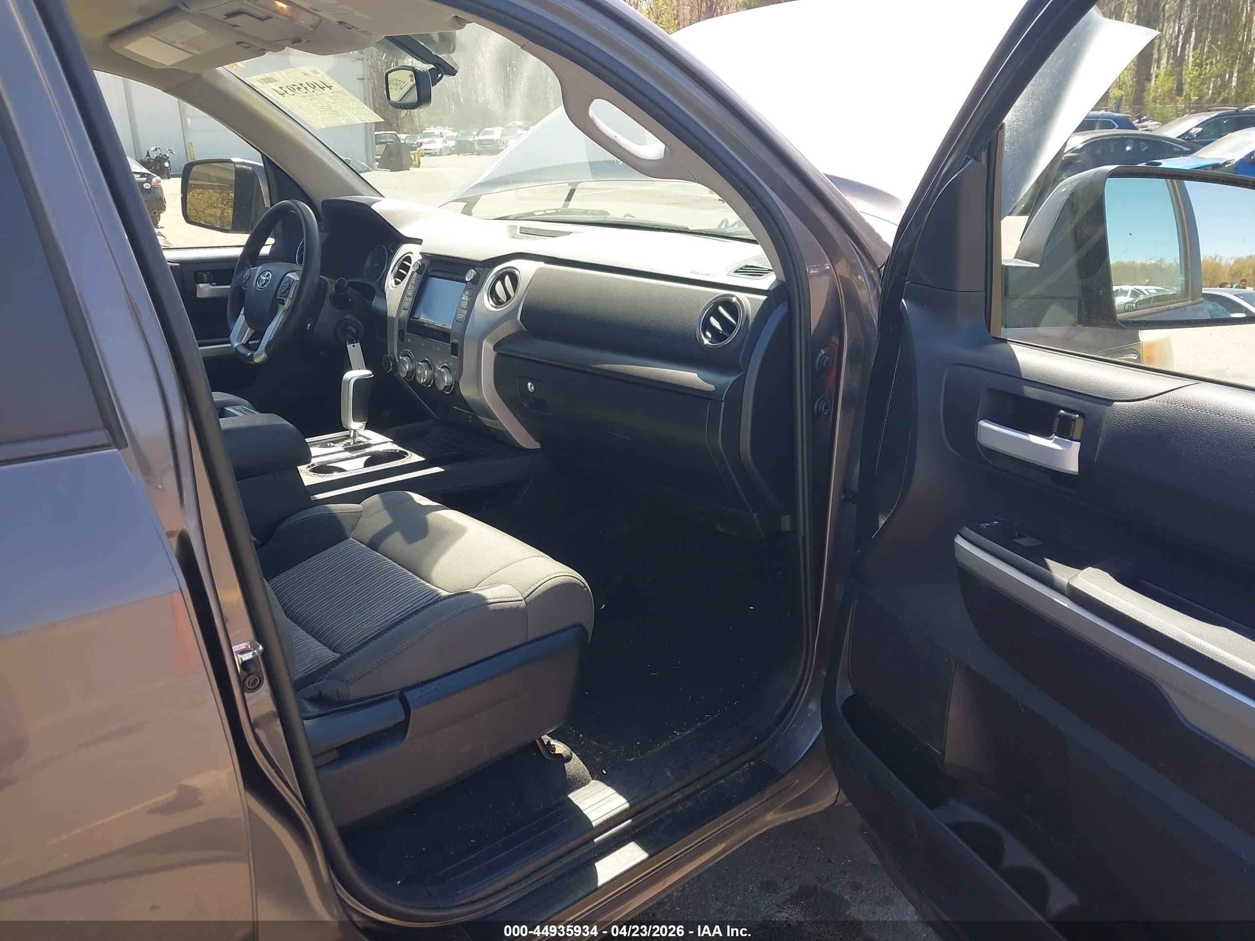 2015 Toyota Tundra Sr5 5.7l V8 Gray vin: 5TFUY5F17FX424296