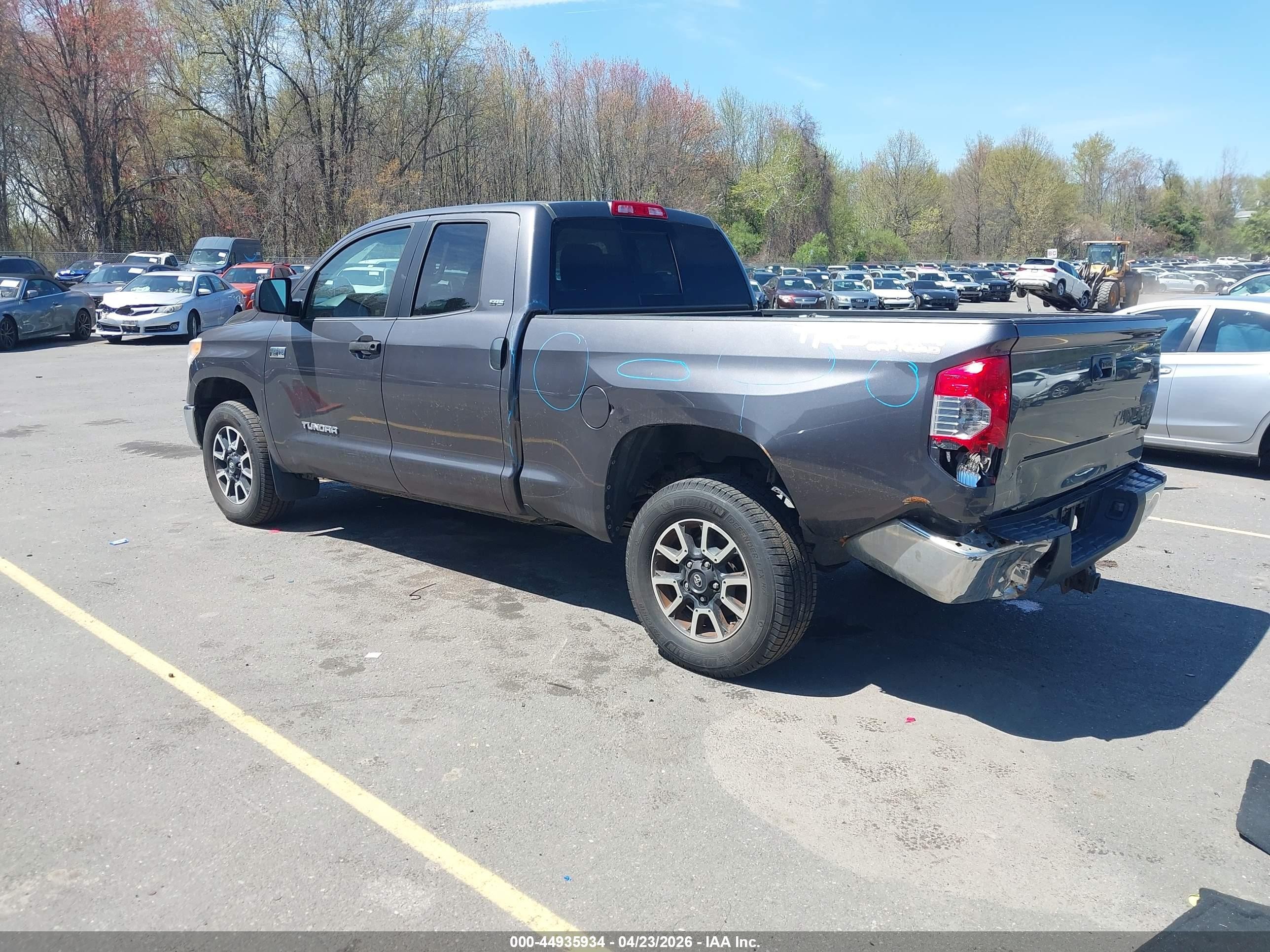 2015 Toyota Tundra Sr5 5.7l V8 Gray vin: 5TFUY5F17FX424296