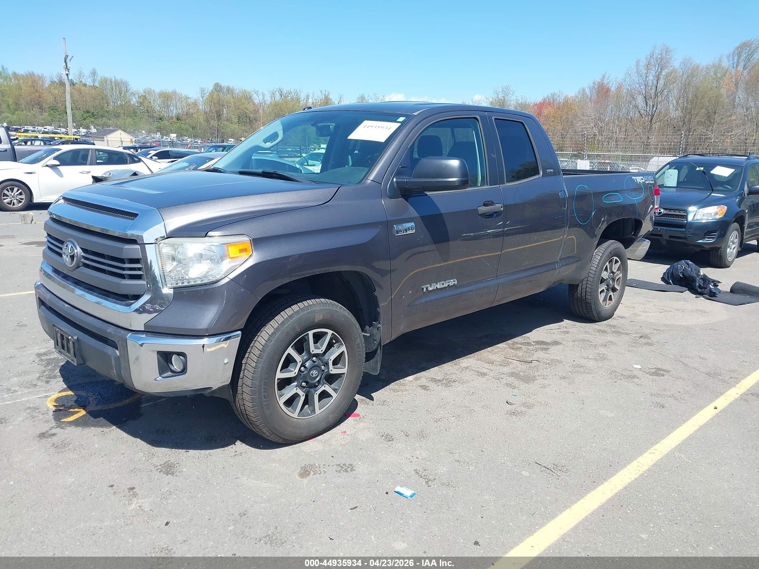 2015 Toyota Tundra Sr5 5.7l V8 Gray vin: 5TFUY5F17FX424296