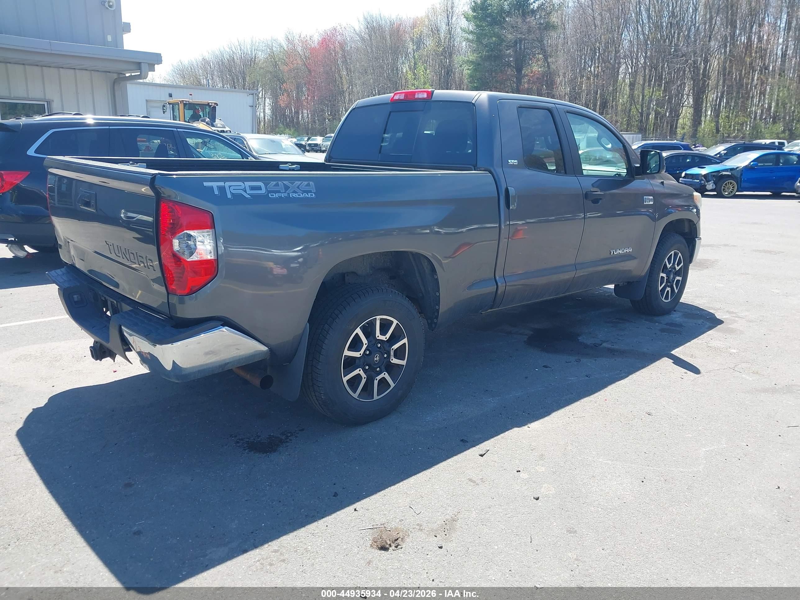 2015 Toyota Tundra Sr5 5.7l V8 Gray vin: 5TFUY5F17FX424296