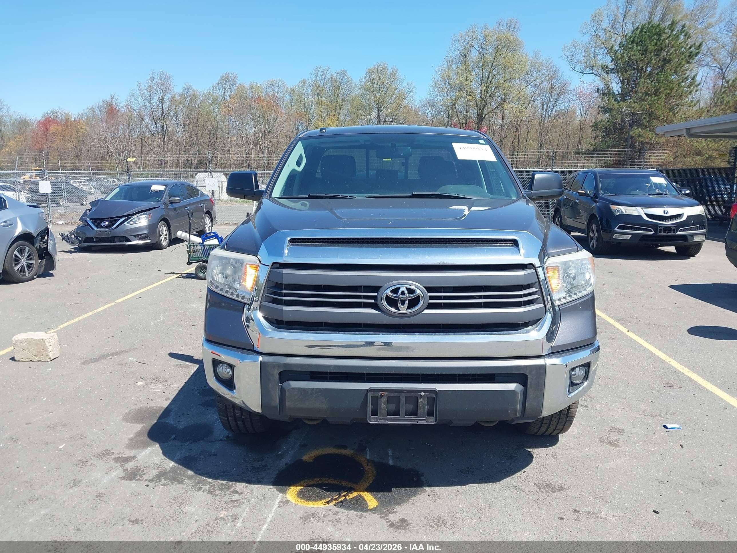 2015 Toyota Tundra Sr5 5.7l V8 Gray vin: 5TFUY5F17FX424296