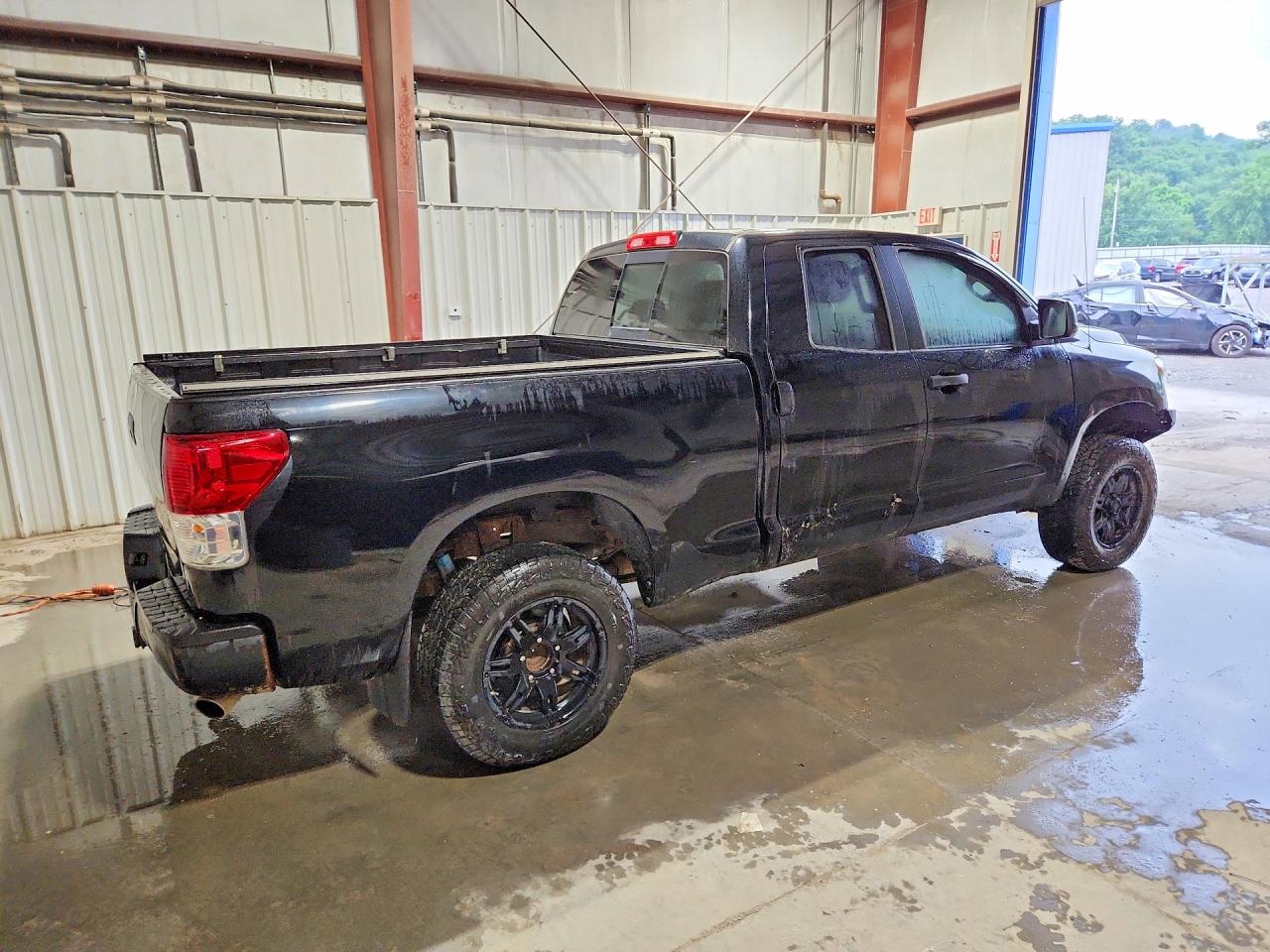 2010 Toyota Tundra Double Cab Sr5 Черный vin: 5TFUY5F18AX098551