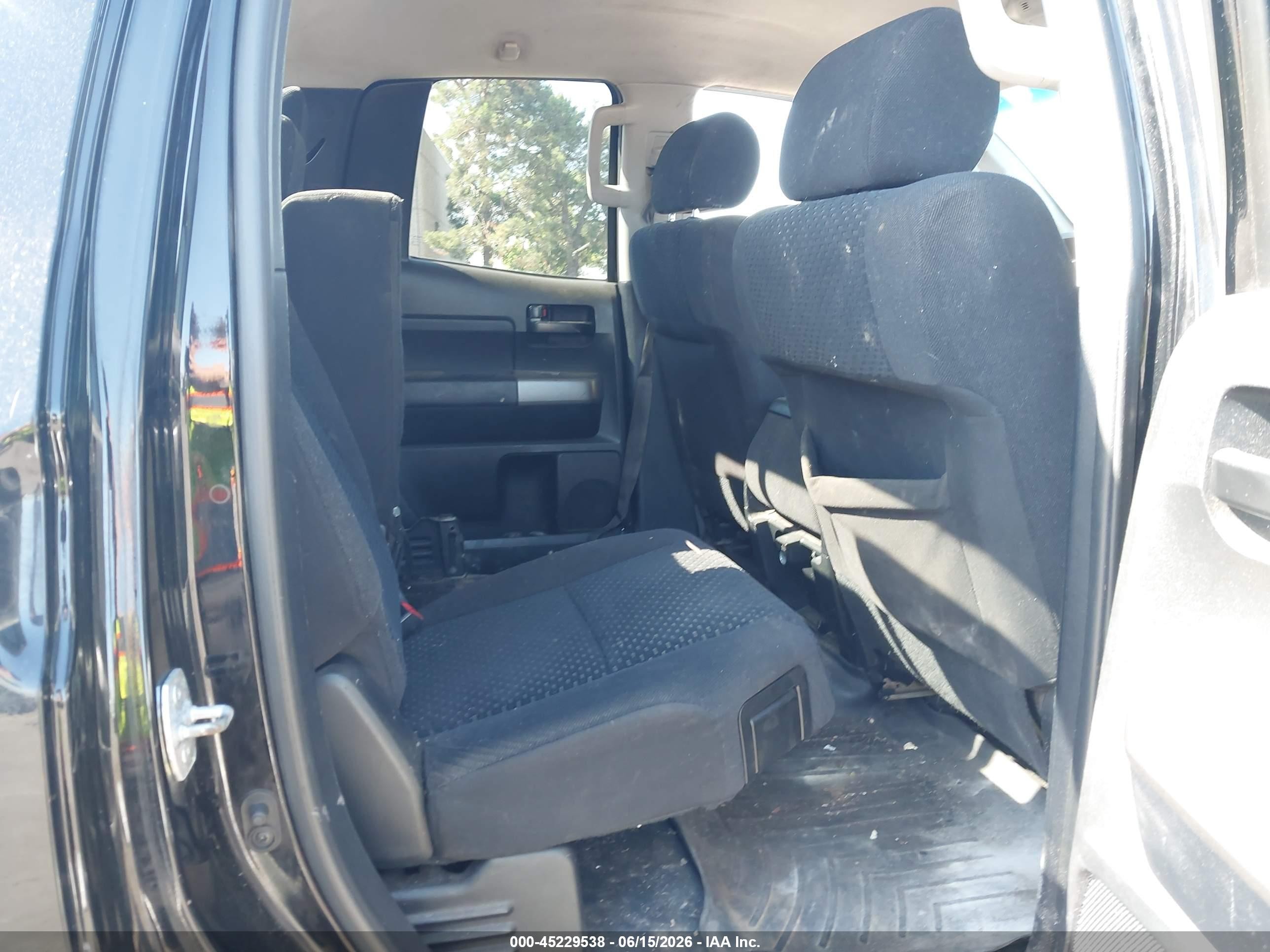 2011 Toyota Tundra Grade 5.7l V8 Черный vin: 5TFUY5F18BX186419