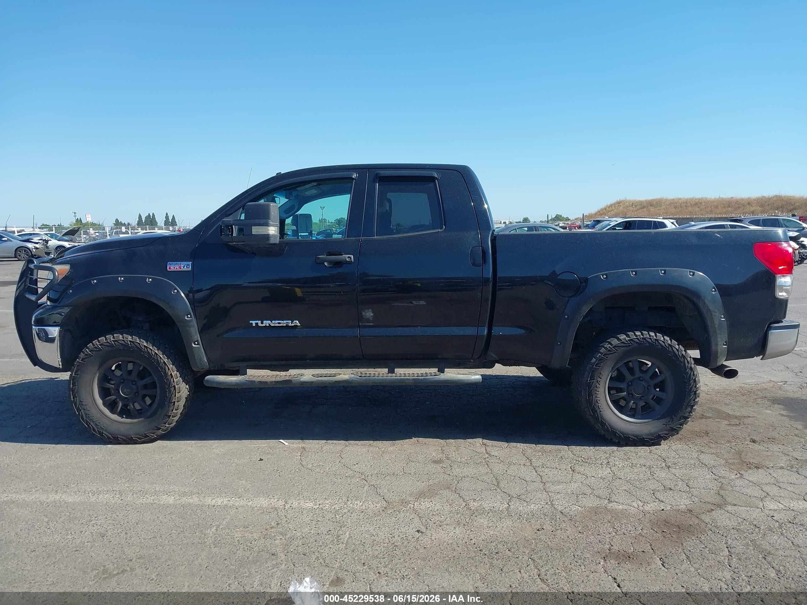 2011 Toyota Tundra Grade 5.7l V8 Черный vin: 5TFUY5F18BX186419