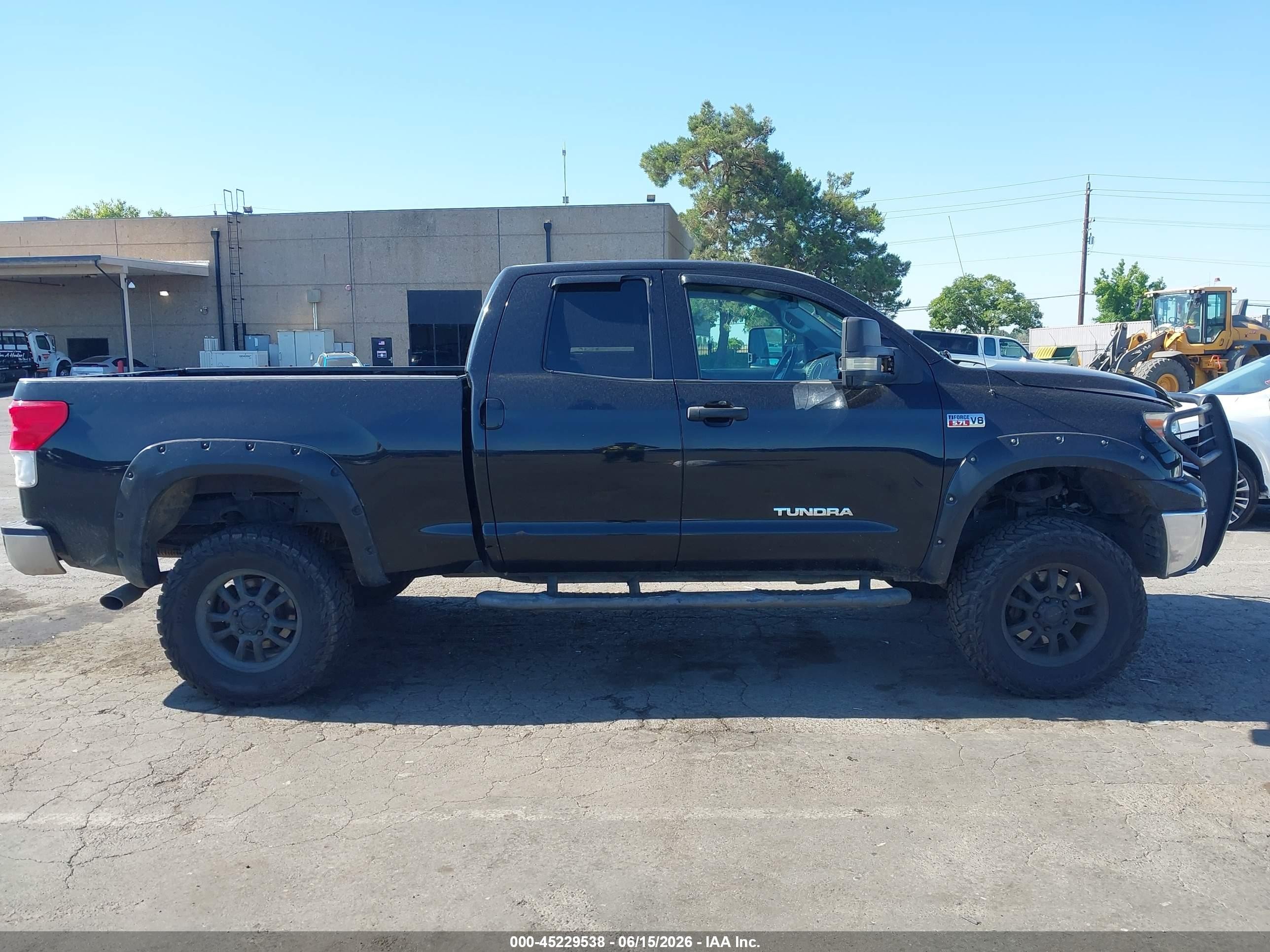 2011 Toyota Tundra Grade 5.7l V8 Черный vin: 5TFUY5F18BX186419