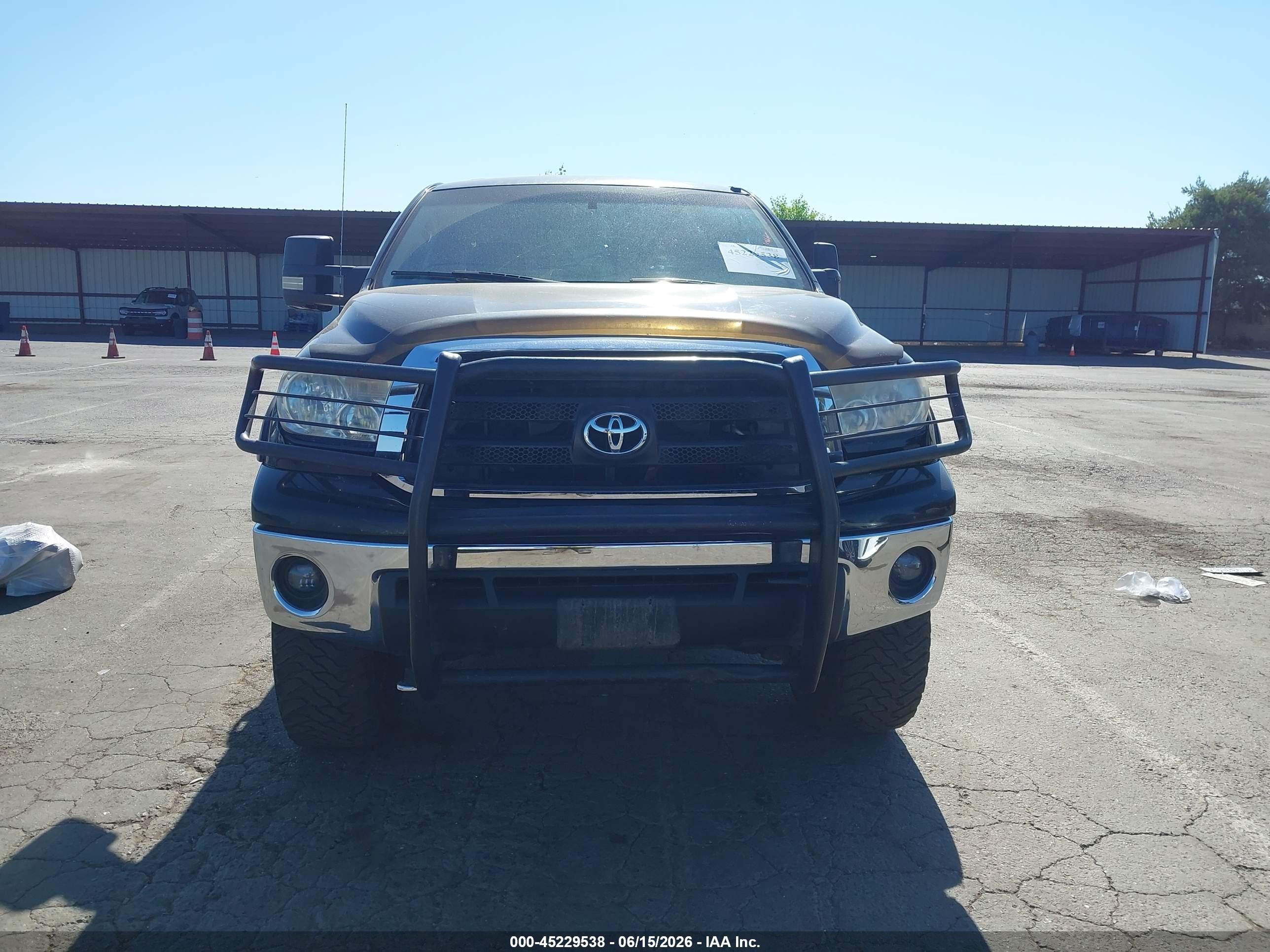2011 Toyota Tundra Grade 5.7l V8 Черный vin: 5TFUY5F18BX186419