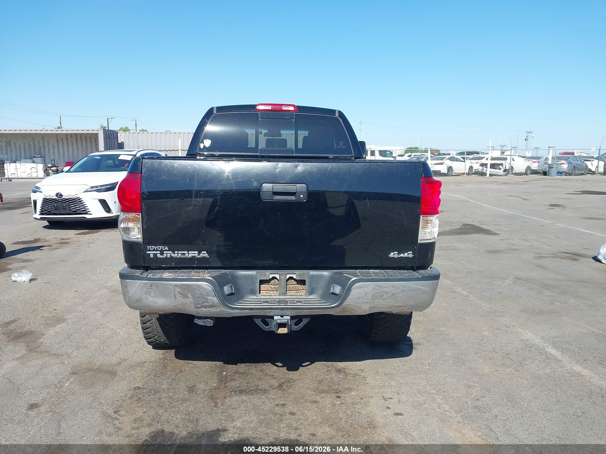 2011 Toyota Tundra Grade 5.7l V8 Черный vin: 5TFUY5F18BX186419