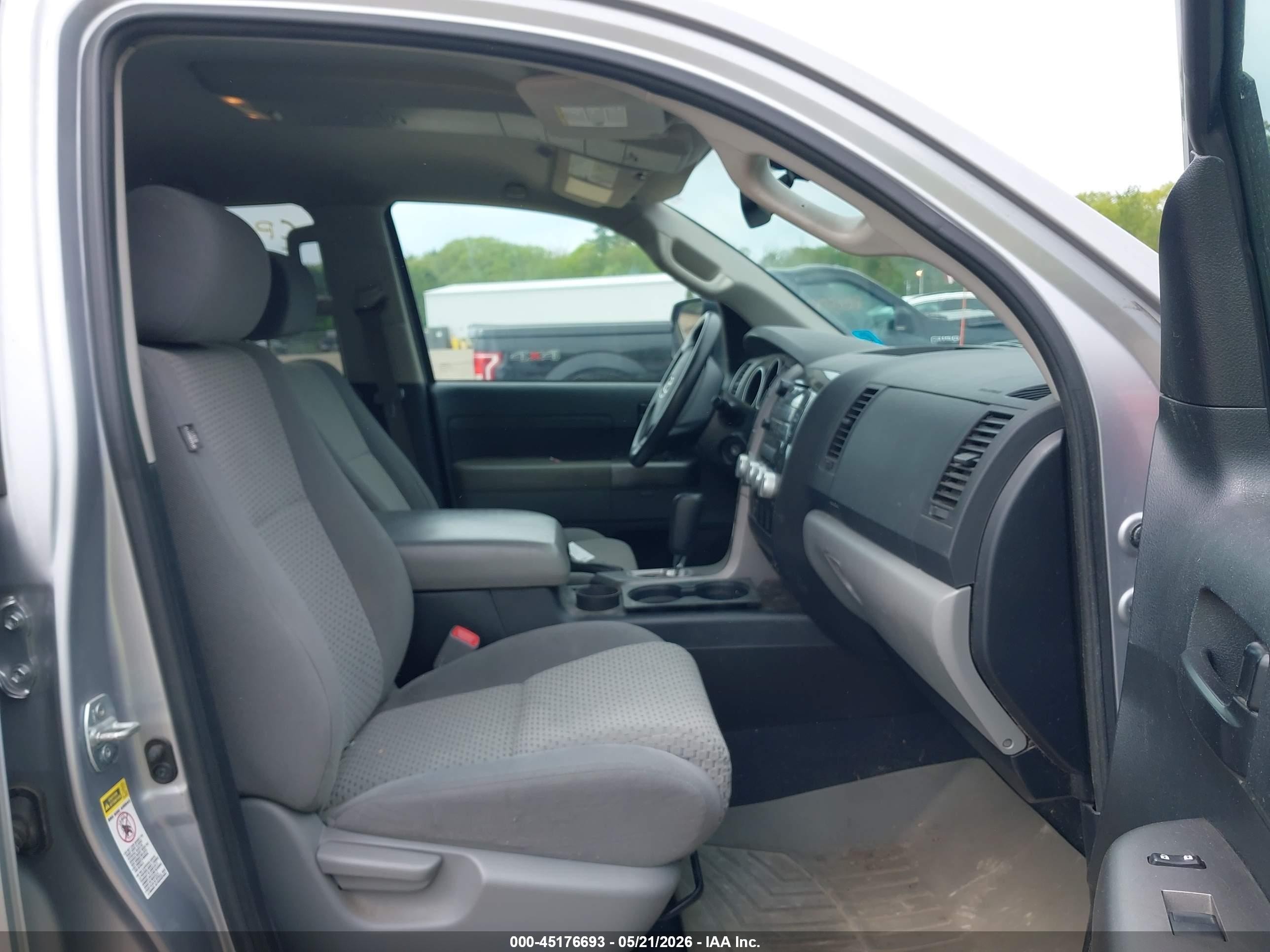 2012 Toyota Tundra Grade 5.7l V8 Серебряный vin: 5TFUY5F18CX239704
