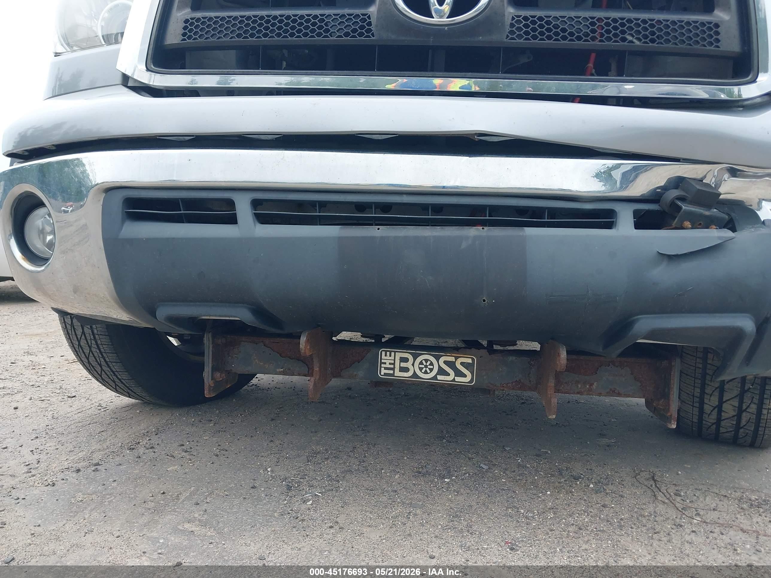 2012 Toyota Tundra Grade 5.7l V8 Серебряный vin: 5TFUY5F18CX239704