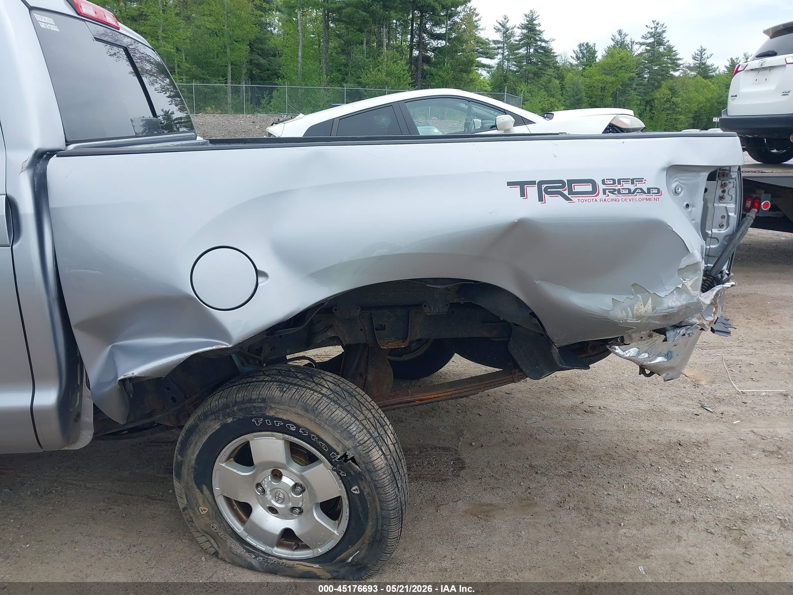 2012 Toyota Tundra Grade 5.7l V8 Серебряный vin: 5TFUY5F18CX239704