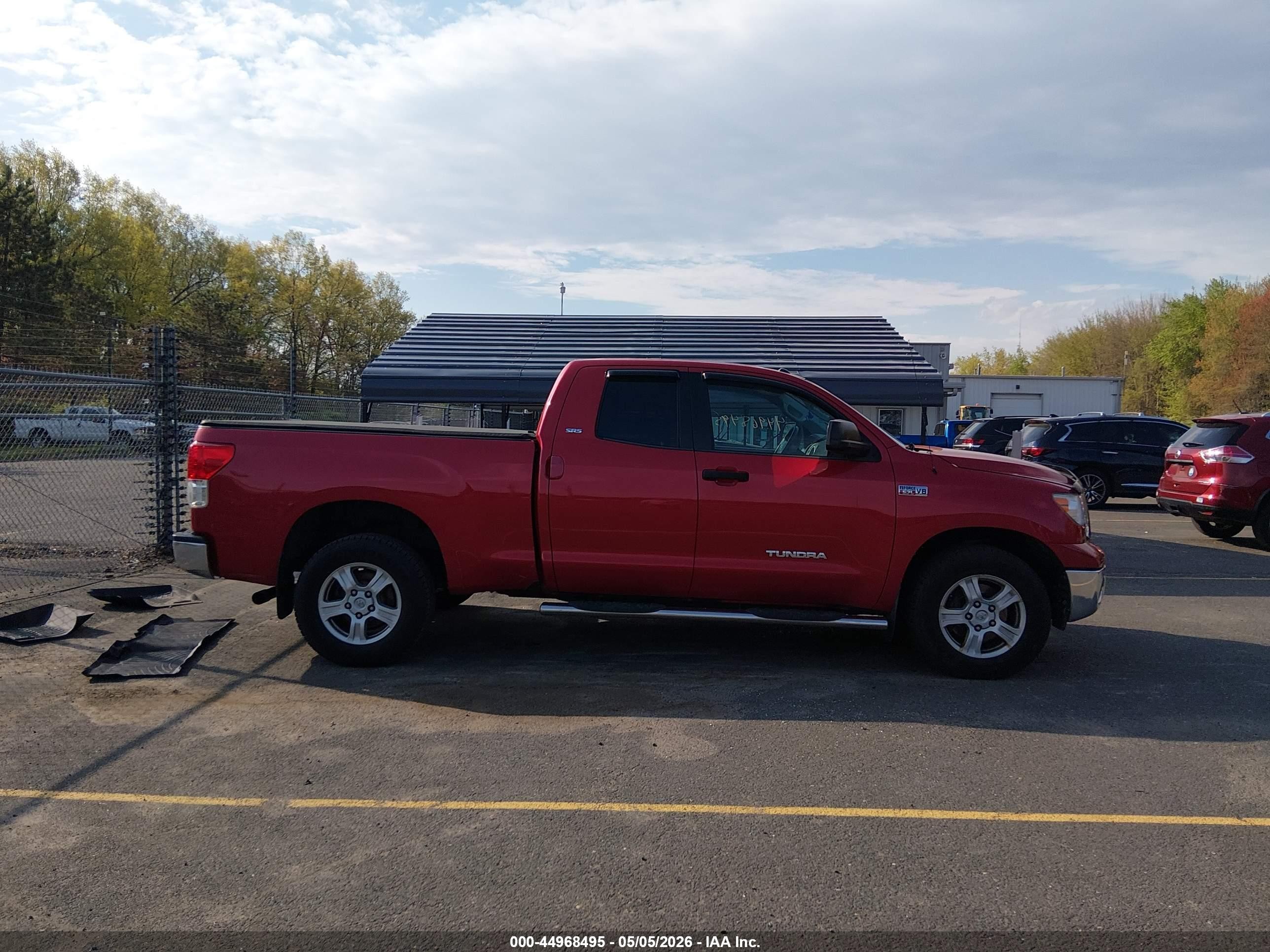 2012 Toyota Tundra Grade 5.7l V8 Red vin: 5TFUY5F18CX259774