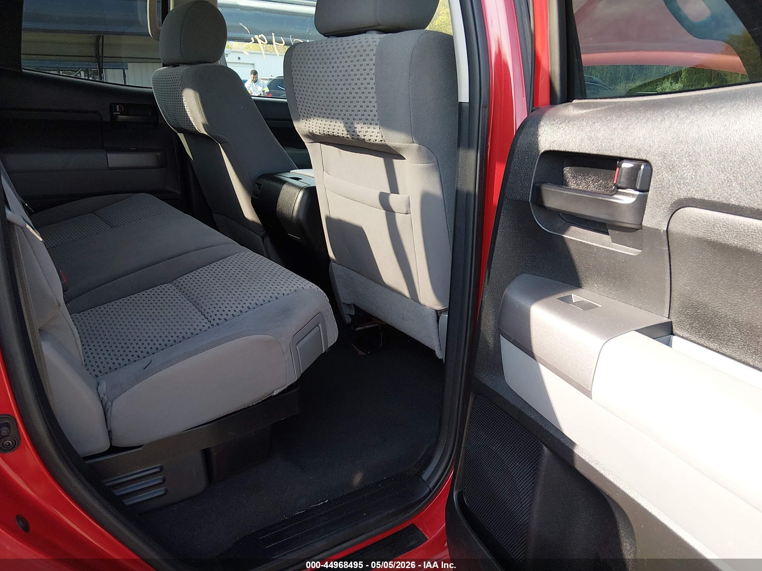2012 Toyota Tundra Grade 5.7l V8 Red vin: 5TFUY5F18CX259774