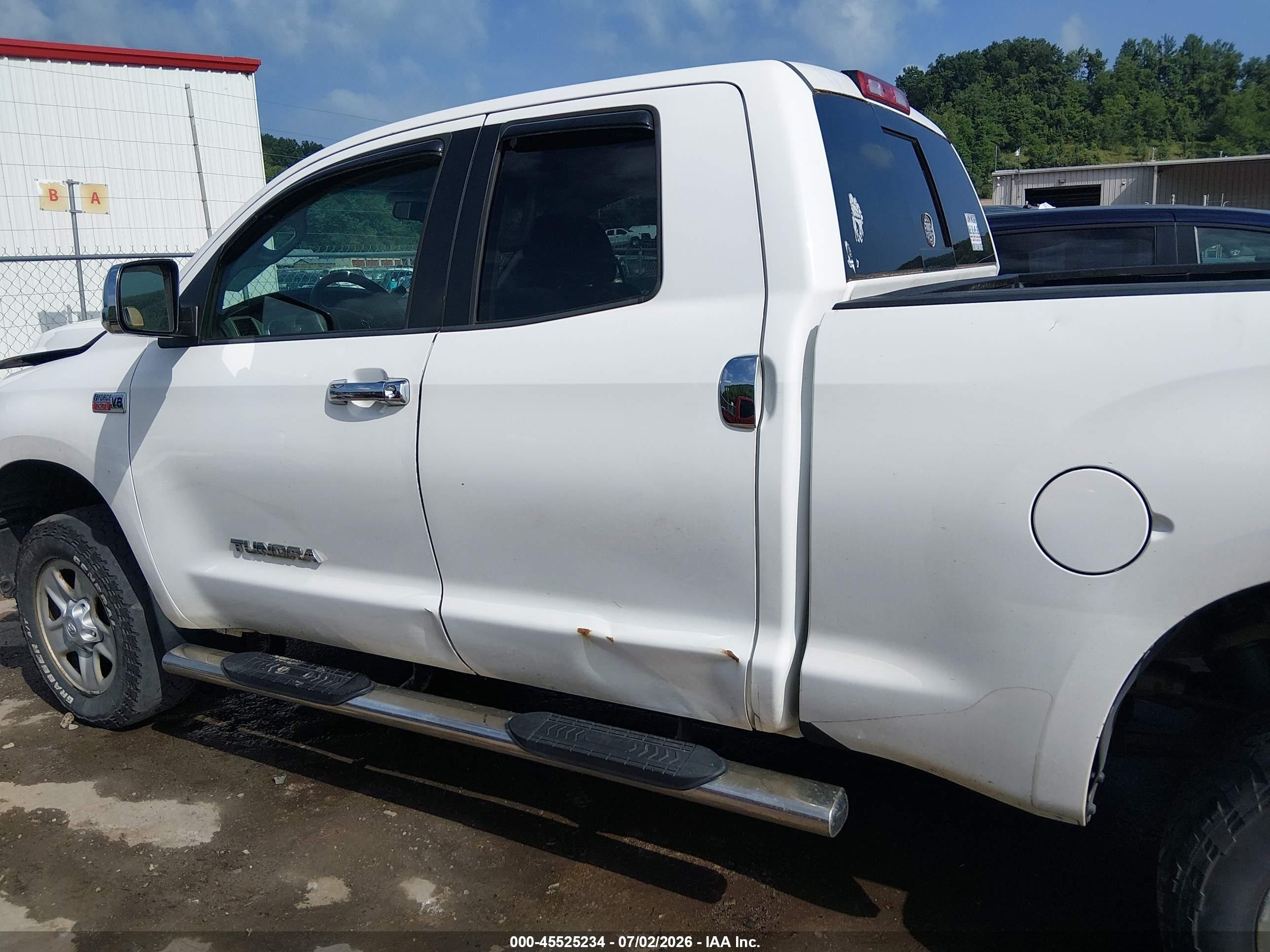 2012 Toyota Tundra Grade 5.7l V8 White vin: 5TFUY5F18CX265560