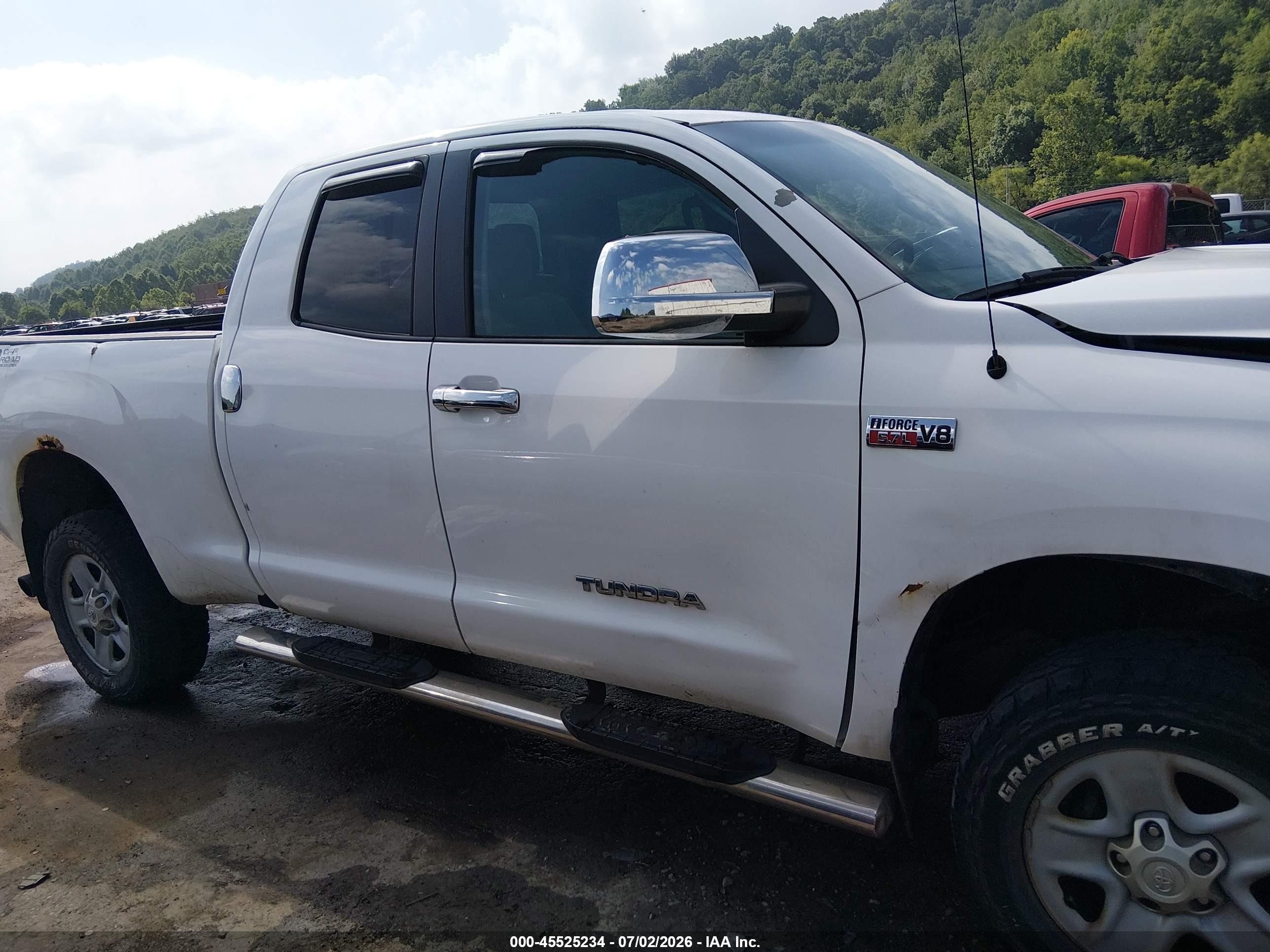 2012 Toyota Tundra Grade 5.7l V8 White vin: 5TFUY5F18CX265560