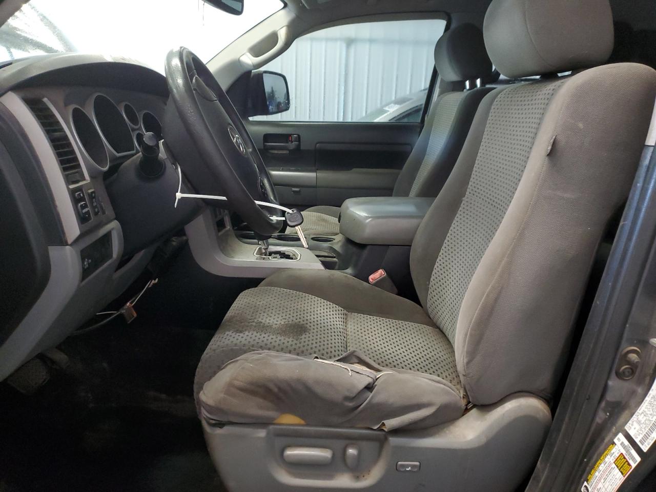 2013 Toyota Tundra Double Cab Sr5 Серый vin: 5TFUY5F18DX289276 Damage: Left Front Seat Cushion, Torn, > 12 Inches