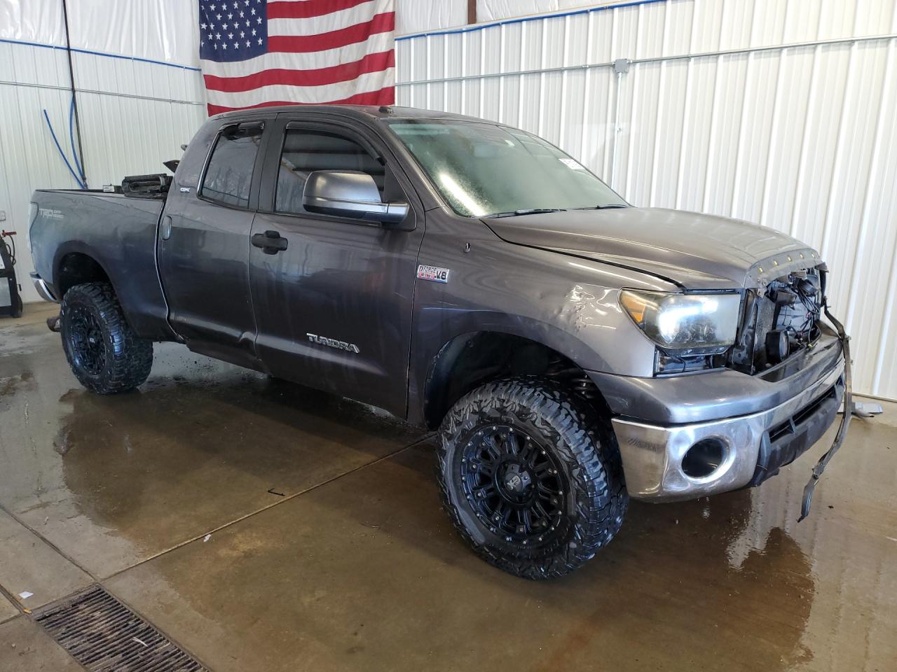 2013 Toyota Tundra Double Cab Sr5 Серый vin: 5TFUY5F18DX289276 Damage: Right Rear Door, Severe Damage, Replacement Required