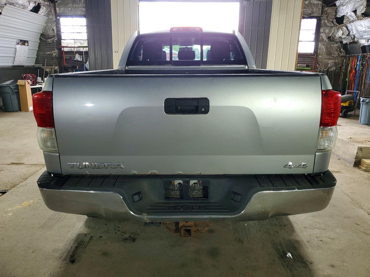 2010 Toyota Tundra Double Cab Sr5 Silver vin: 5TFUY5F19AX106057