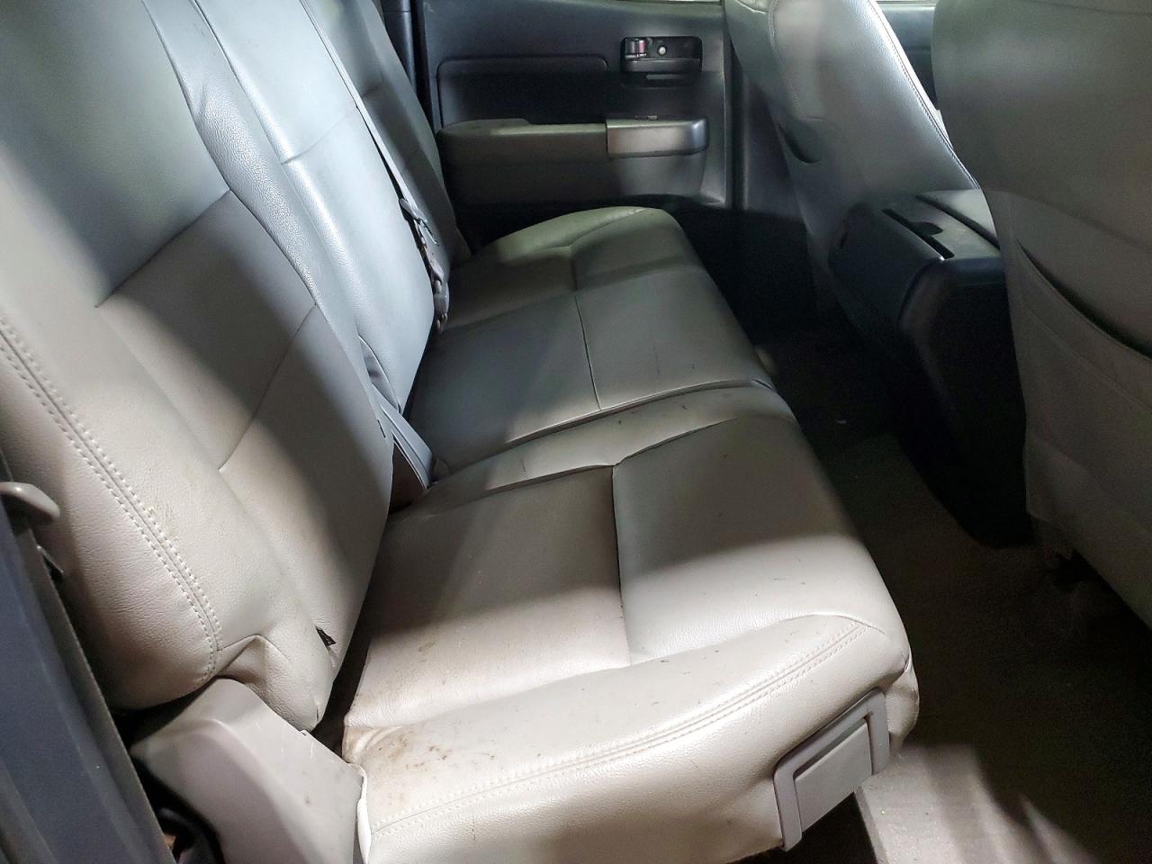 2010 Toyota Tundra Double Cab Sr5 Silver vin: 5TFUY5F19AX106057