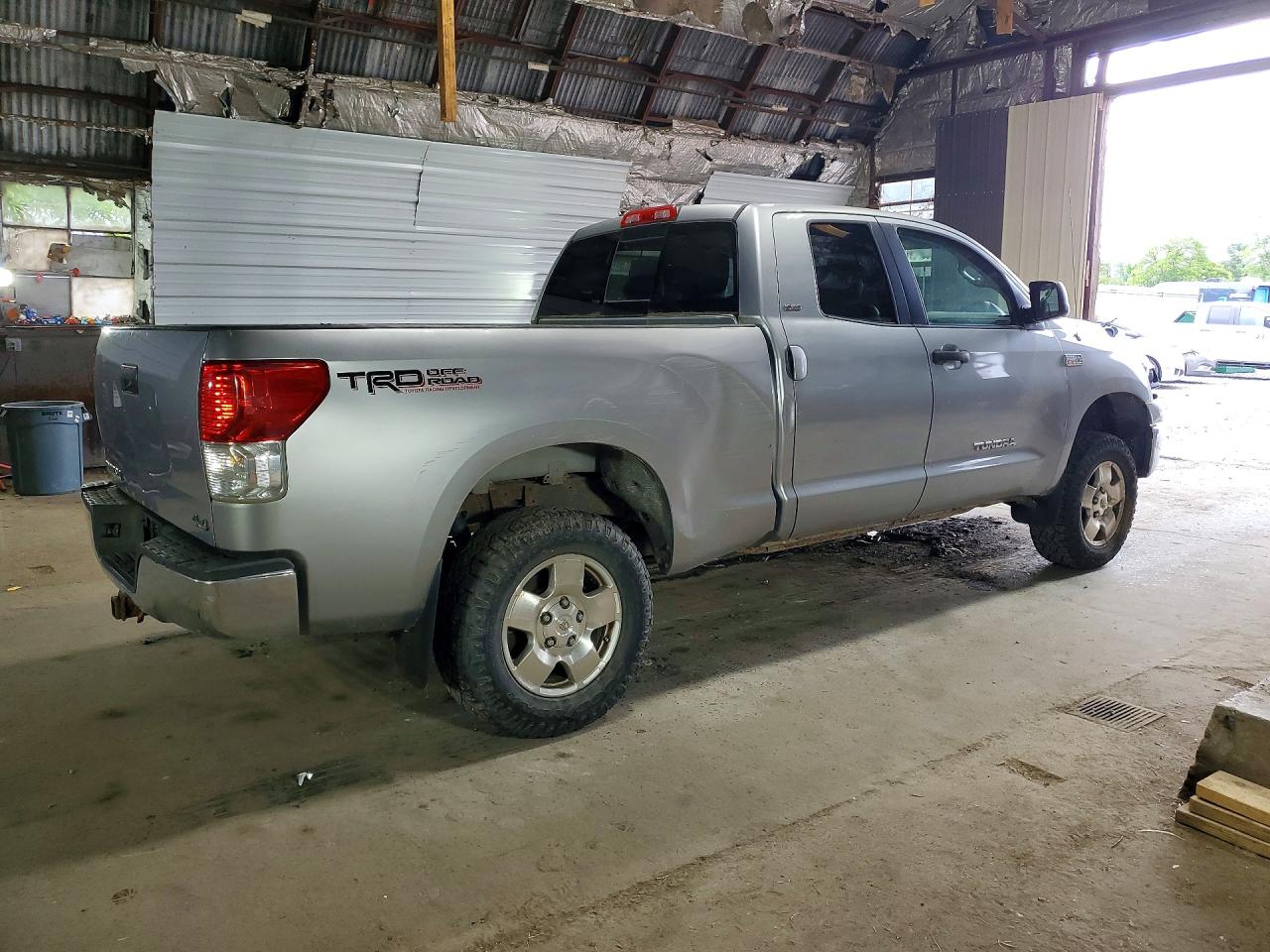 2010 Toyota Tundra Double Cab Sr5 Silver vin: 5TFUY5F19AX106057