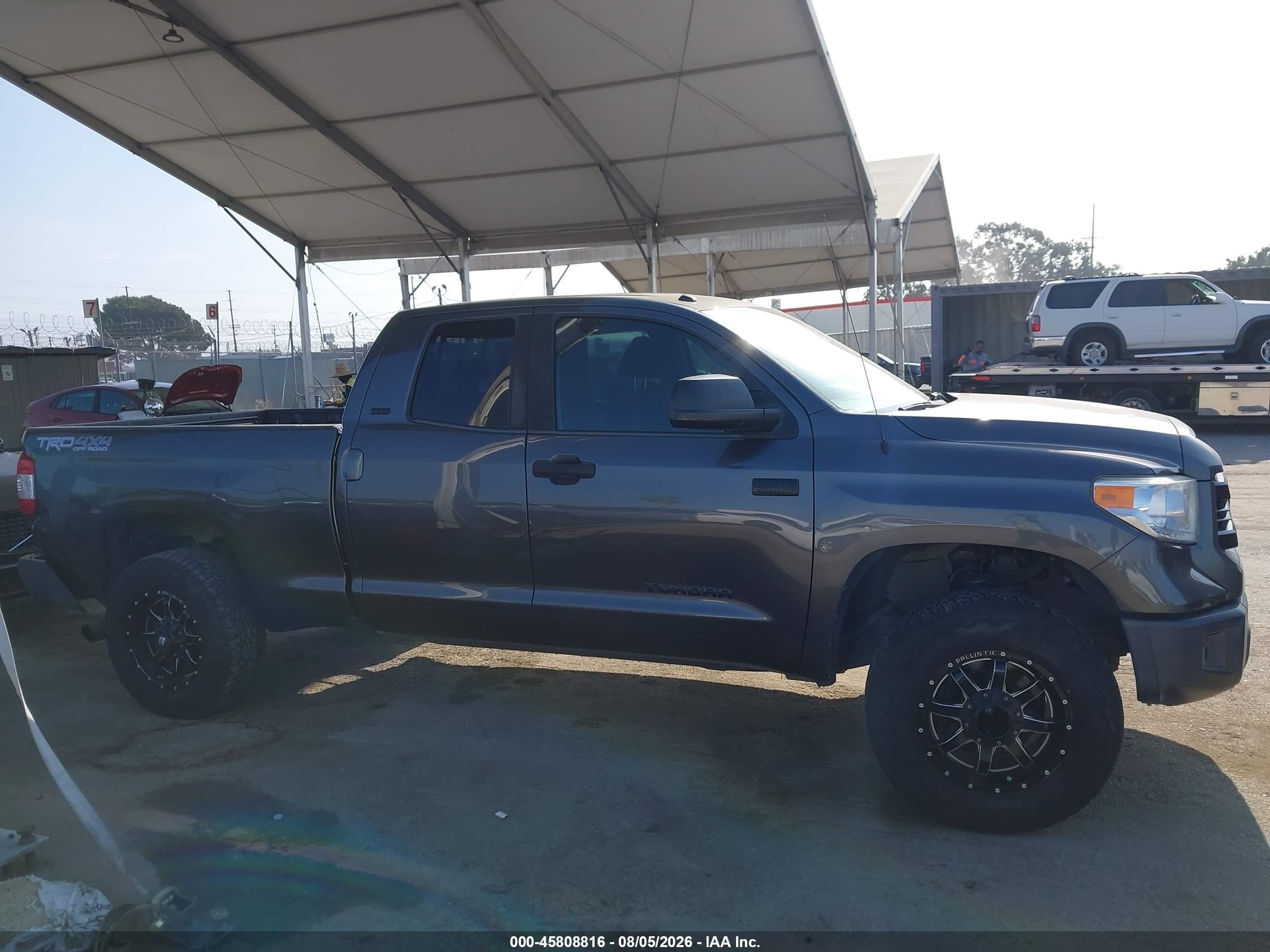 2015 Toyota Tundra Sr5 5.7l V8 Gray vin: 5TFUY5F19FX460667