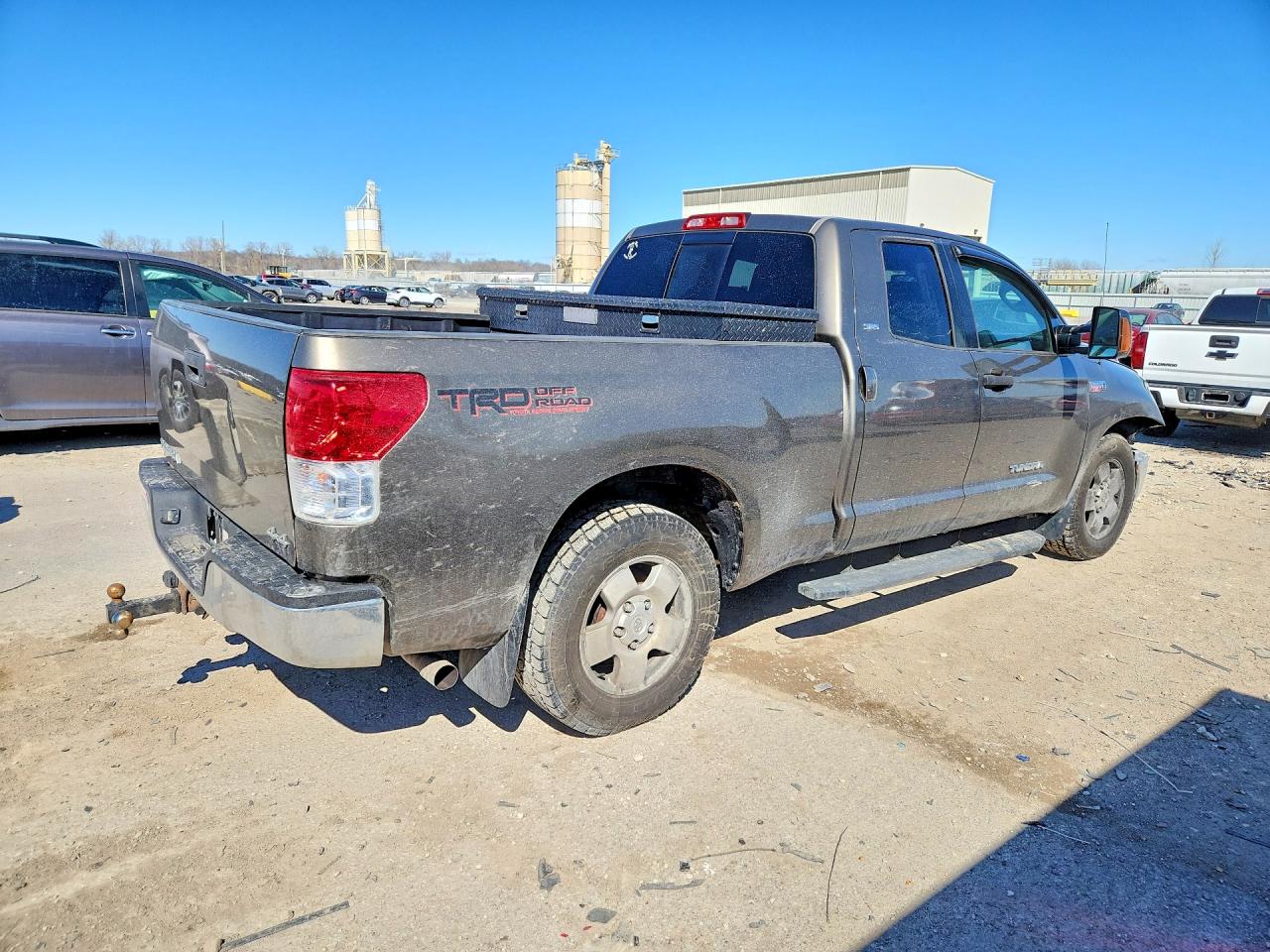 2010 Toyota Tundra Double Cab Sr5 Brown vin: 5TFUY5F1XAX106133