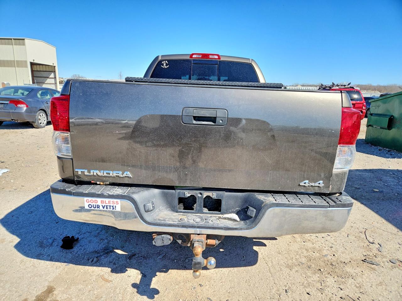 2010 Toyota Tundra Double Cab Sr5 Brown vin: 5TFUY5F1XAX106133