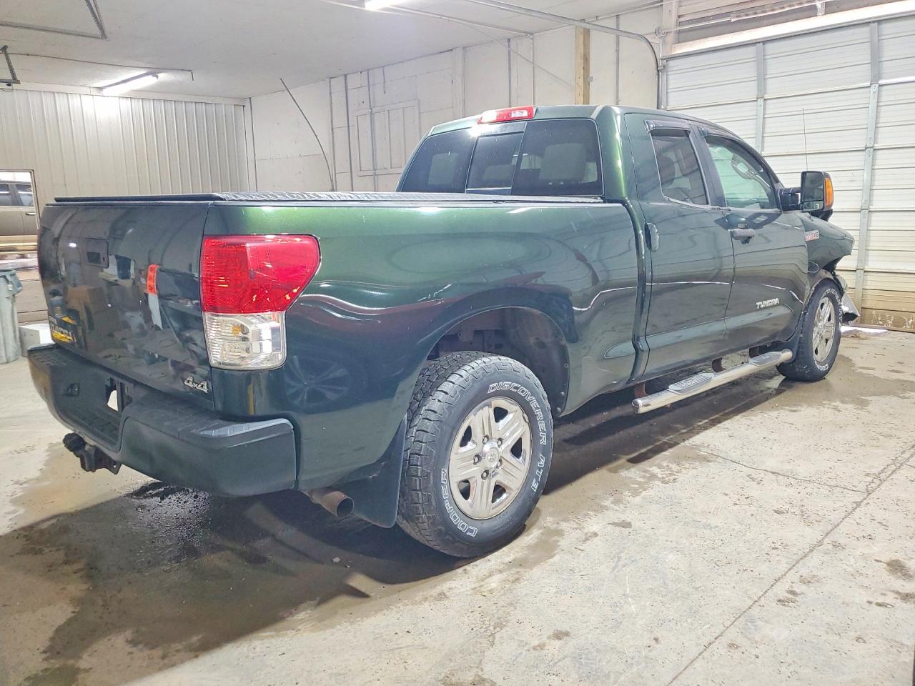 2010 Toyota Tundra Double Cab Sr5 Зеленый vin: 5TFUY5F1XAX106679