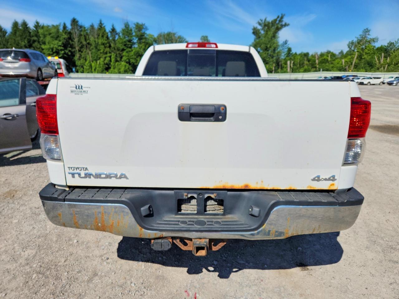 2010 Toyota Tundra Double Cab Sr5 Белый vin: 5TFUY5F1XAX110313