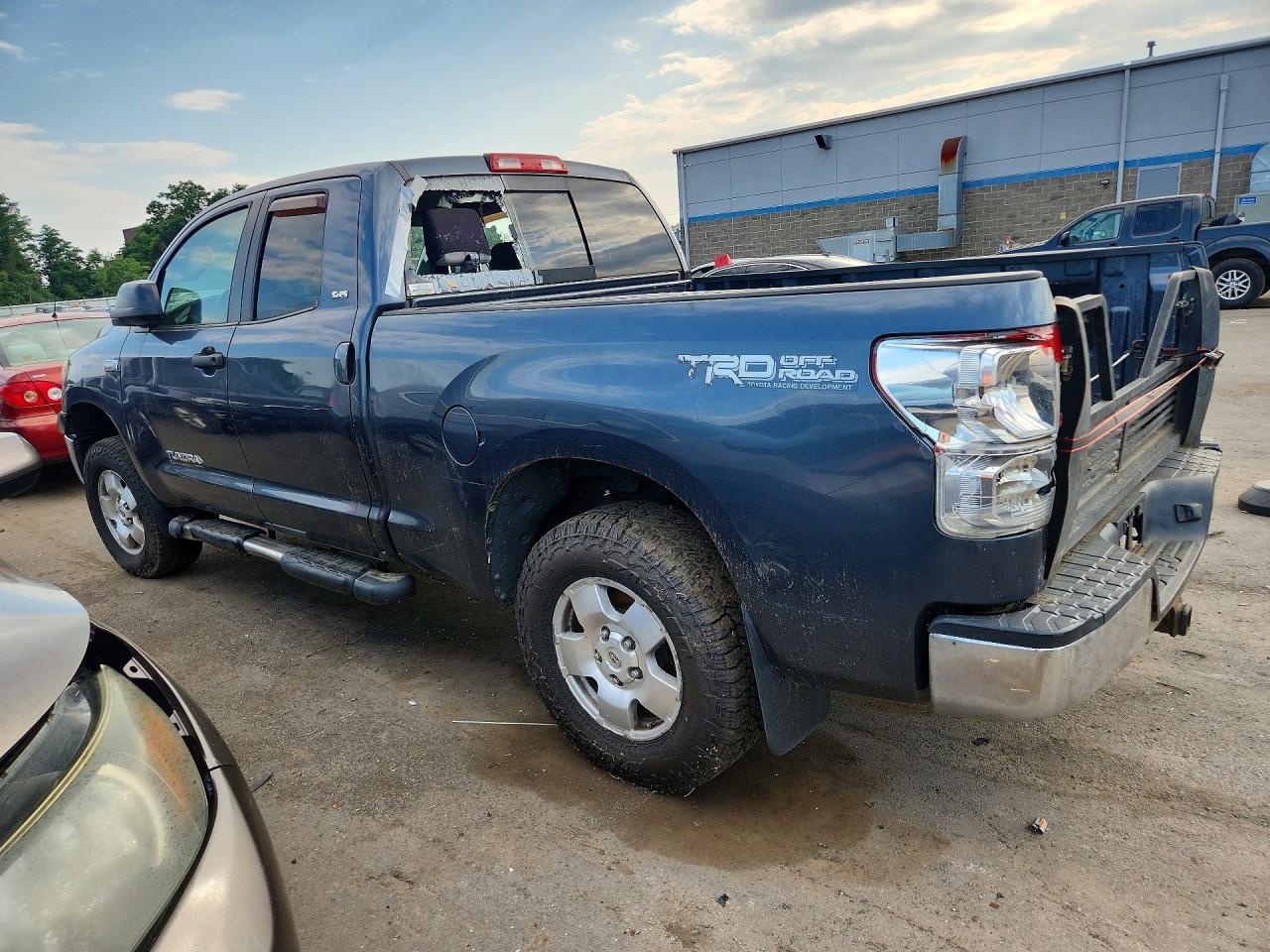 2010 Toyota Tundra Double Cab Sr5 Blue vin: 5TFUY5F1XAX127306