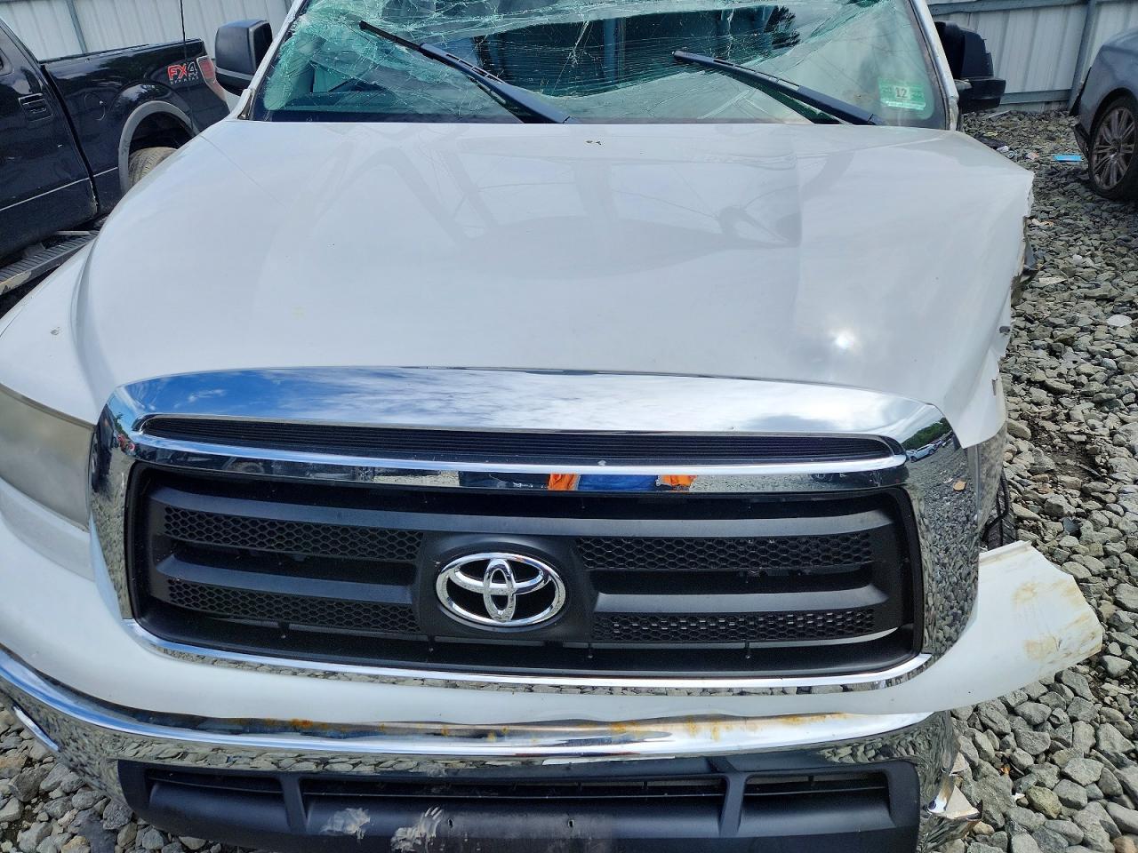 2012 Toyota Tundra Double Cab Sr5 Белый vin: 5TFUY5F1XCX237694