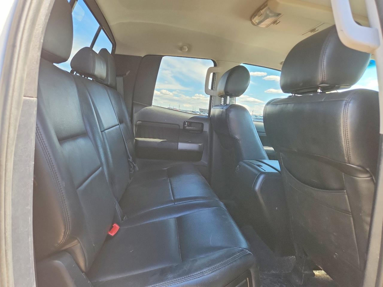 2012 Toyota Tundra Double Cab Sr5 White vin: 5TFUY5F1XCX240109