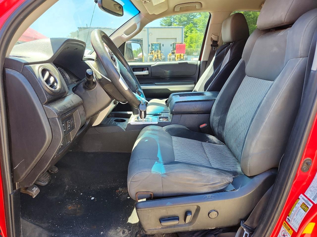 2015 Toyota Tundra Sr5 Red vin: 5TFUY5F1XFX472794