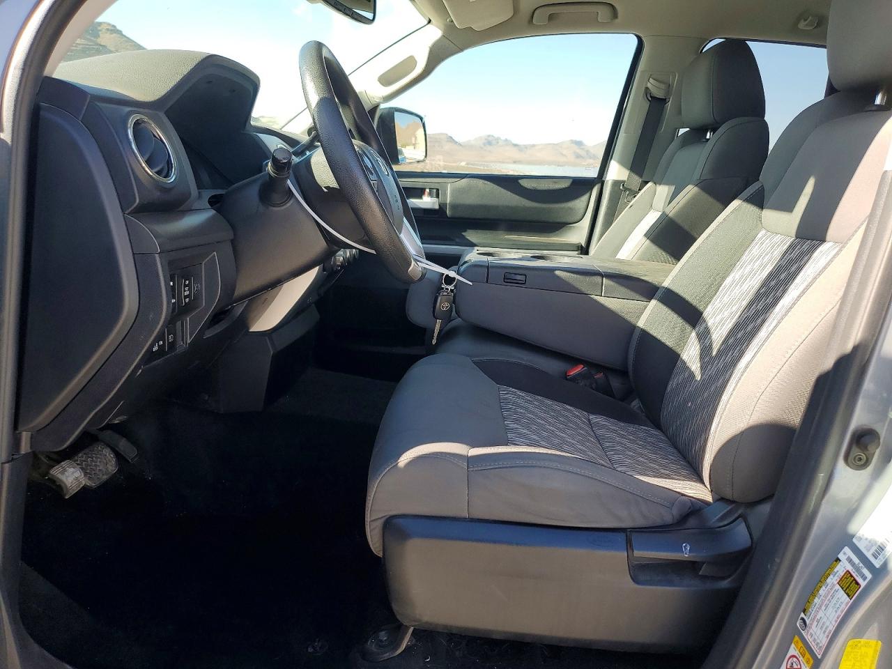 2020 Toyota Tundra Серебряный vin: 5TFUY5F1XLX872401