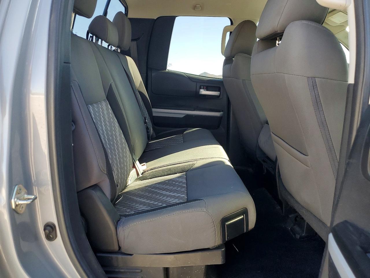 2020 Toyota Tundra Серебряный vin: 5TFUY5F1XLX872401