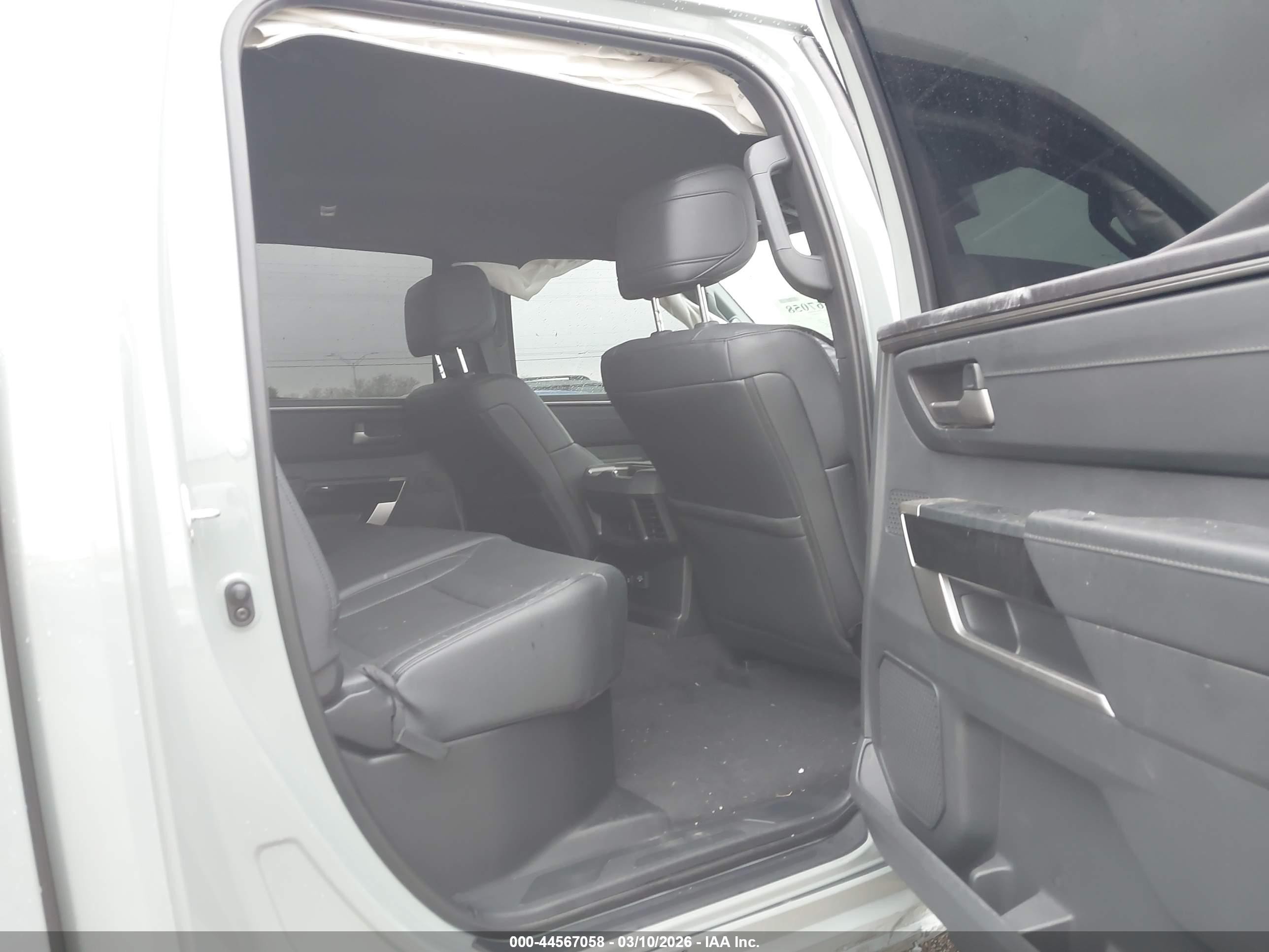 2025 Toyota Tundra Limited Серый vin: 5TFWA5DB9SX329791