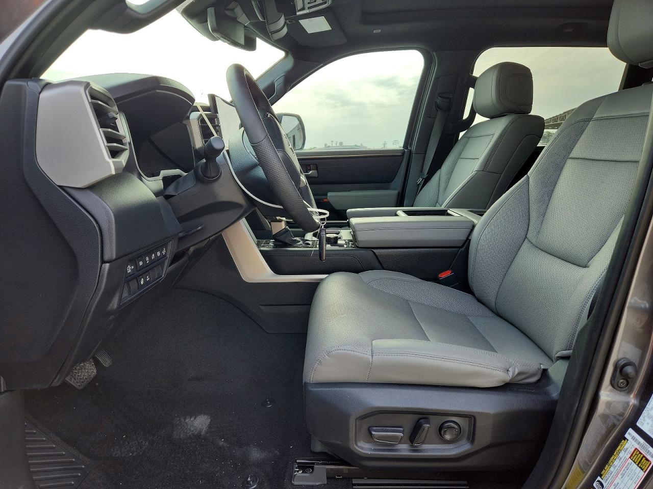 2025 Toyota Tundra Limited Gray vin: 5TFWA5DBXSX319190
